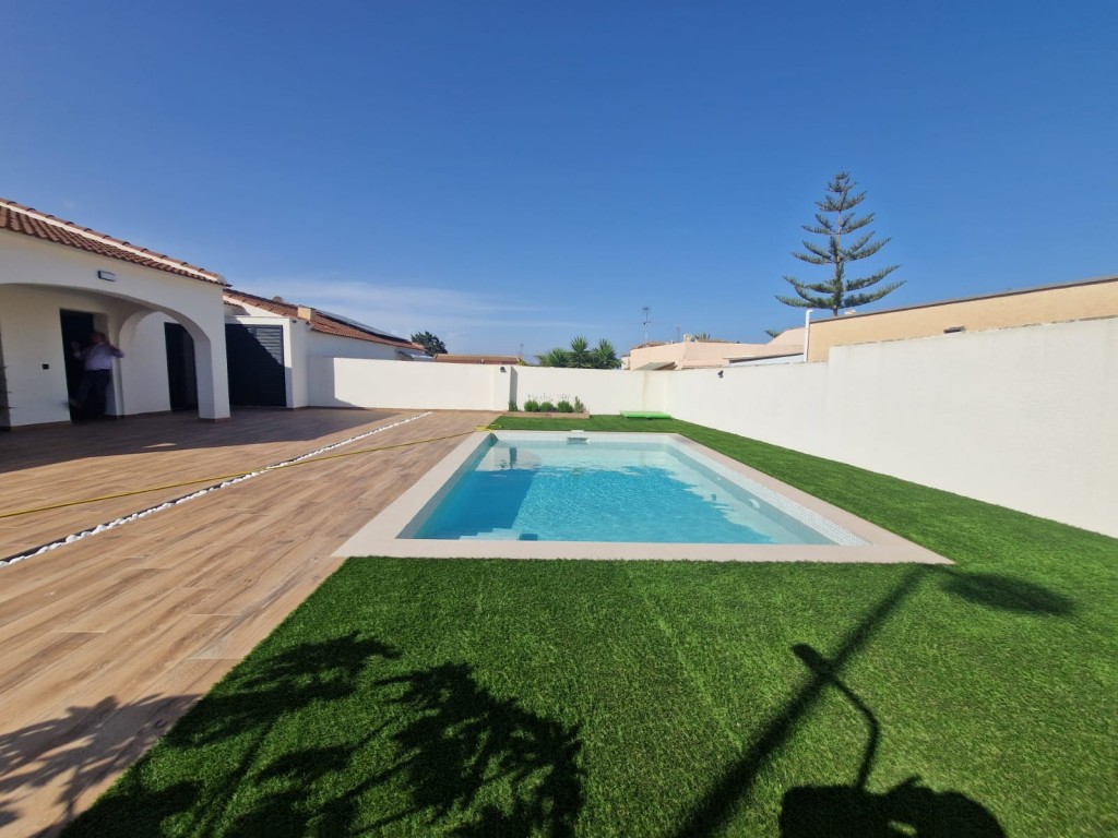 3 Bed, 2 Bath, HouseFor Sale, Los Balcones, Alicante