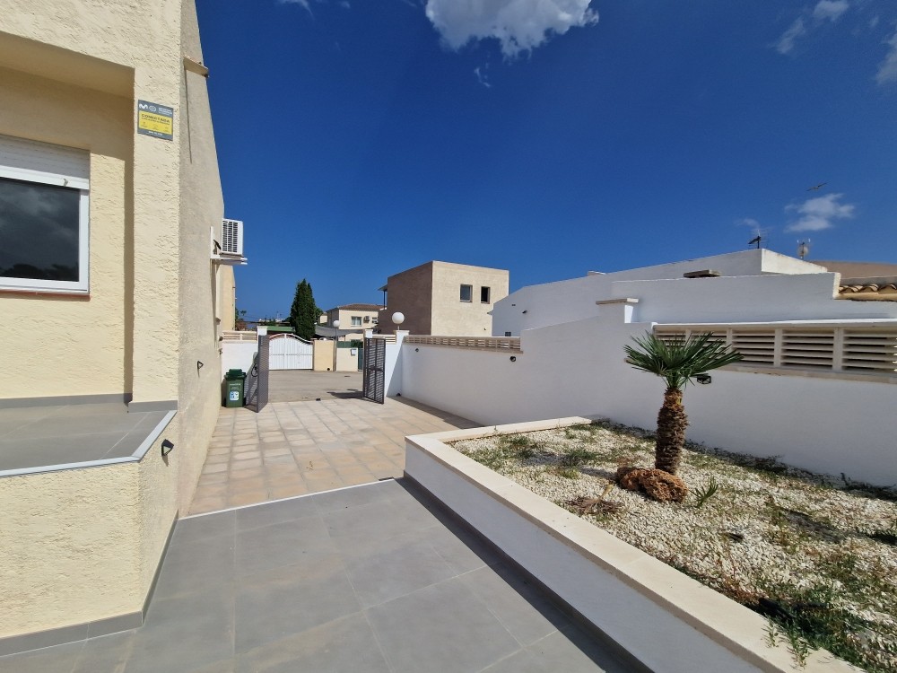 3 Bed, 2 Bath, HouseFor Sale, La Nucia, Alicante