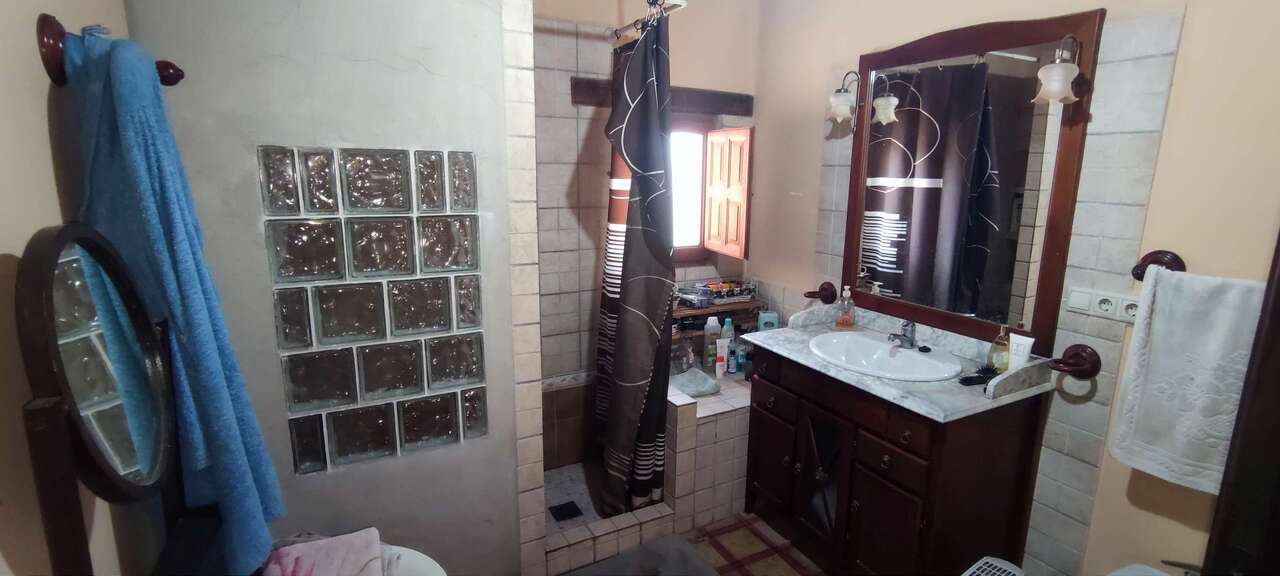 4 Bed, 1 Bath, HouseFor Sale, Pinoso, Alicante