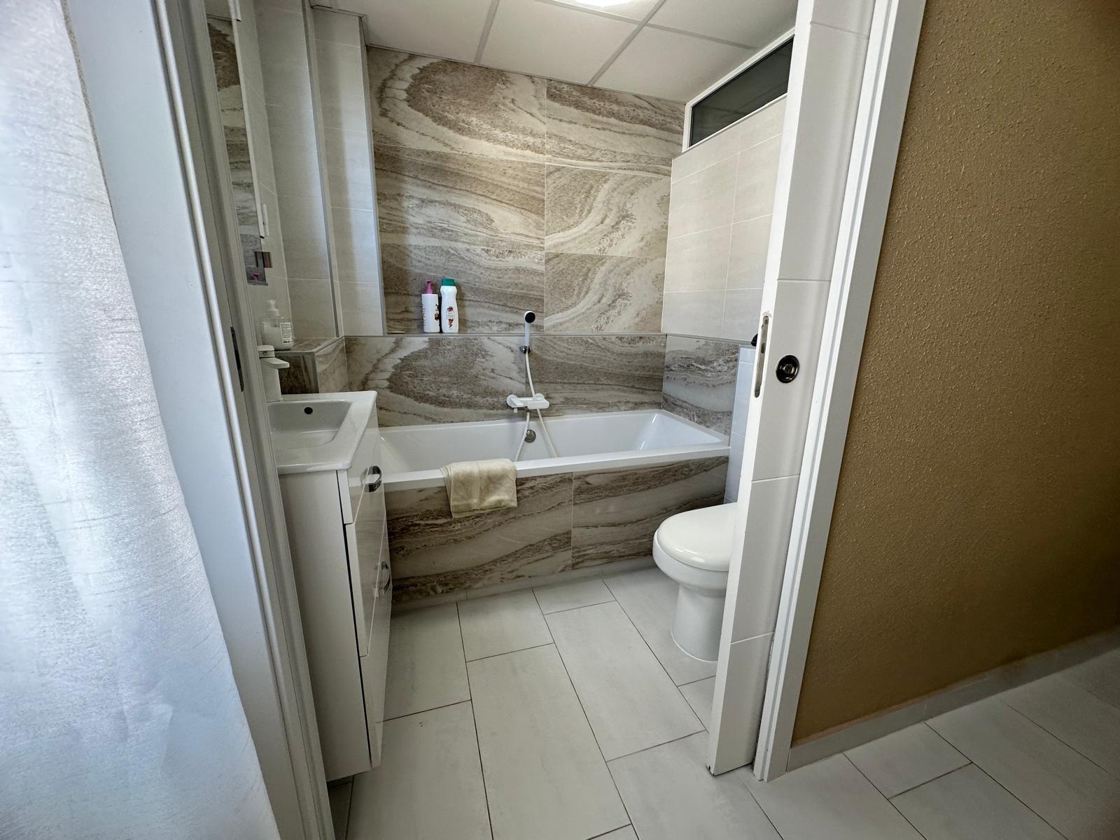 3 Bed, 2 Bath, ApartmentFor Sale, Torrevieja, Alicante