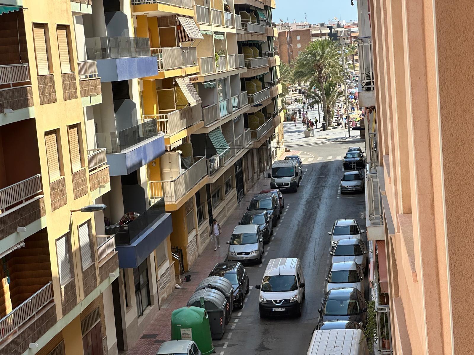 3 Bed, 2 Bath, ApartmentFor Sale, Torrevieja, Alicante