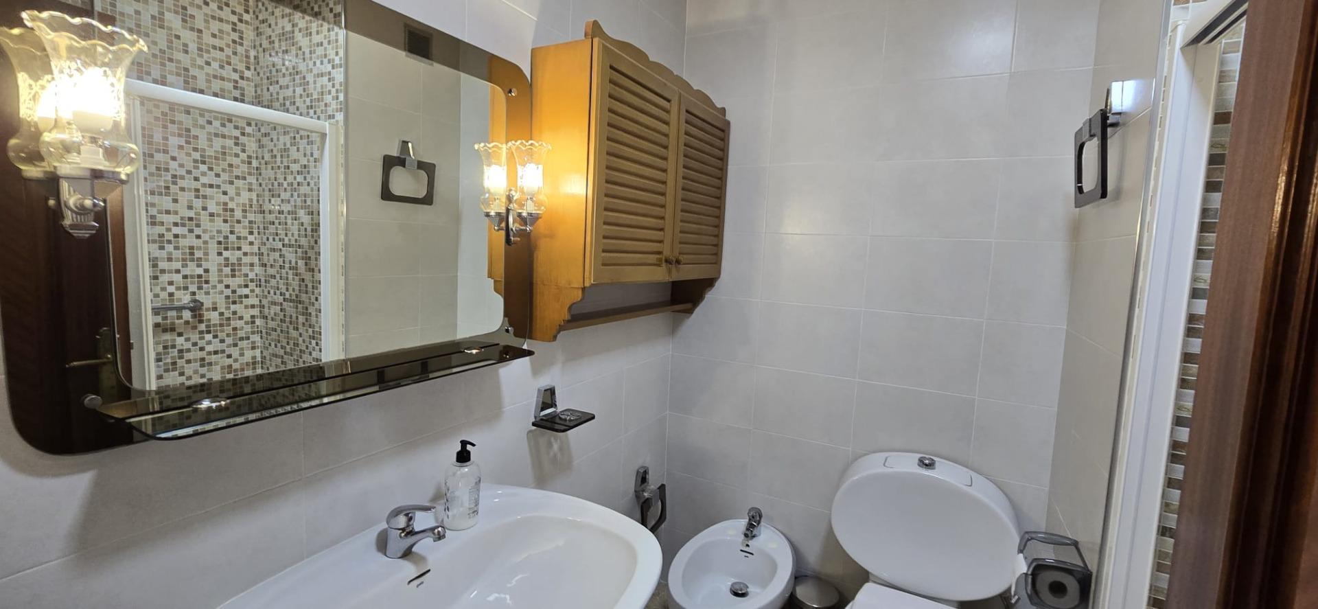 4 Bed, 2 Bath, ApartmentFor Sale, Torrevieja, Alicante