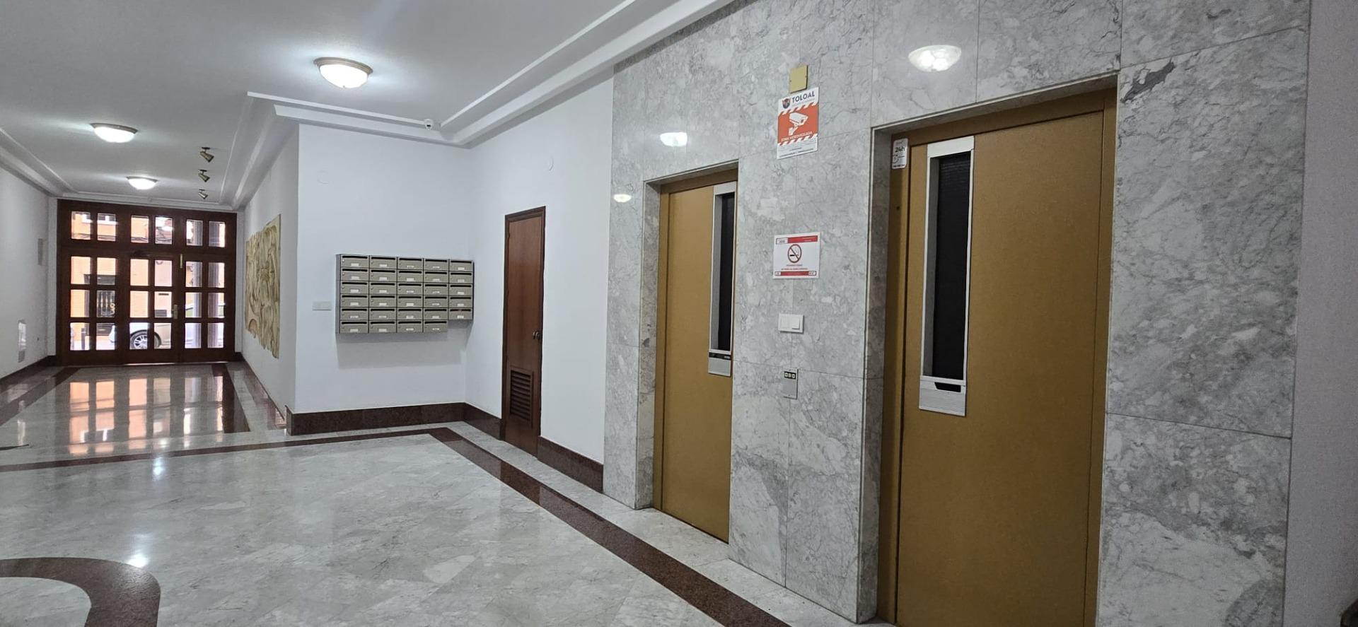 4 Bed, 2 Bath, ApartmentFor Sale, Torrevieja, Alicante