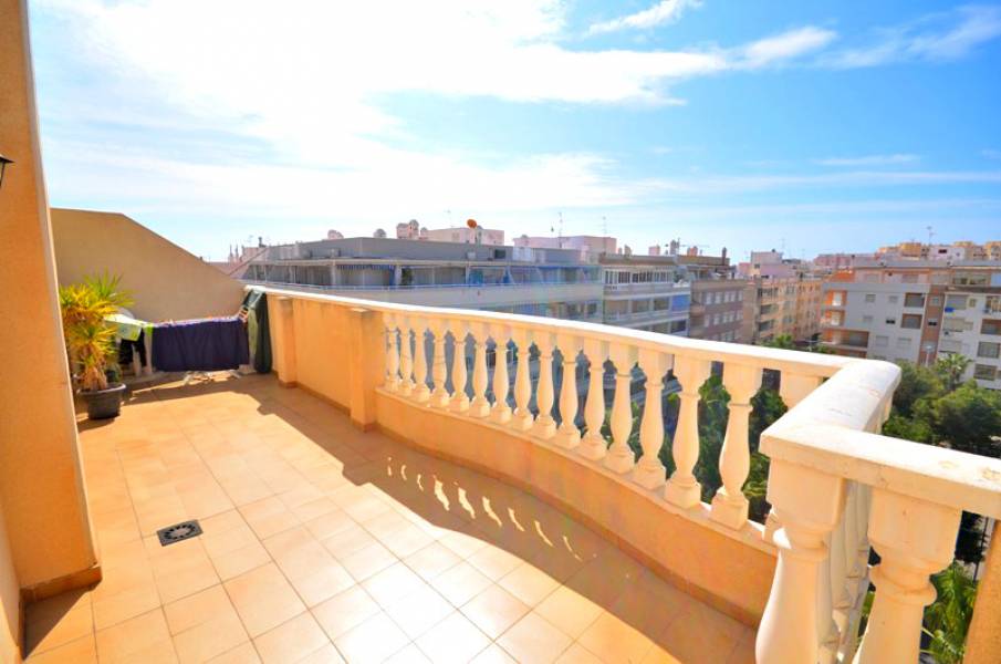 3 Bed, 1 Bath, ApartmentFor Sale, Torrevieja, Alicante