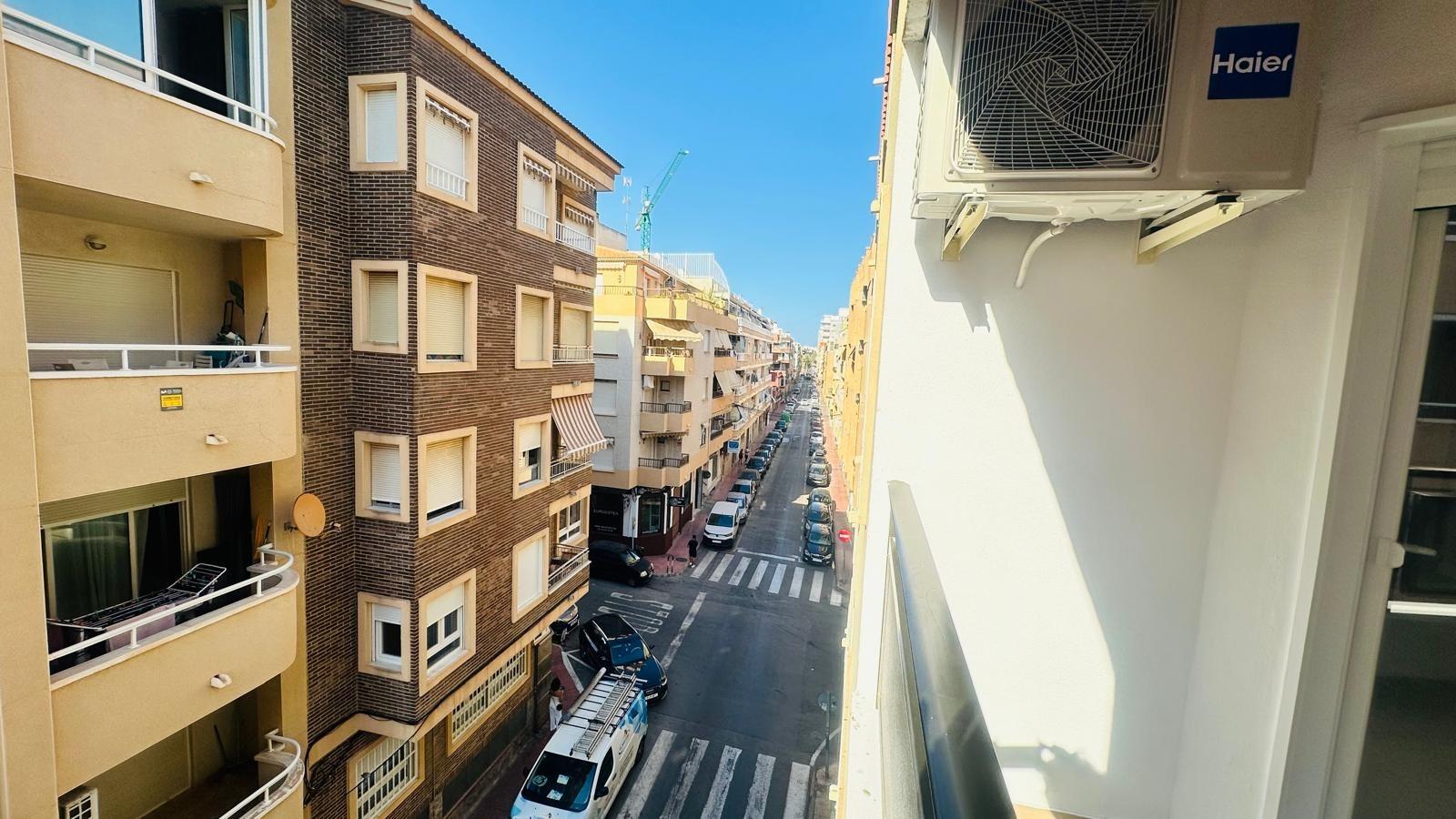 3 Bed, 1 Bath, ApartmentFor Sale, Torrevieja, Alicante