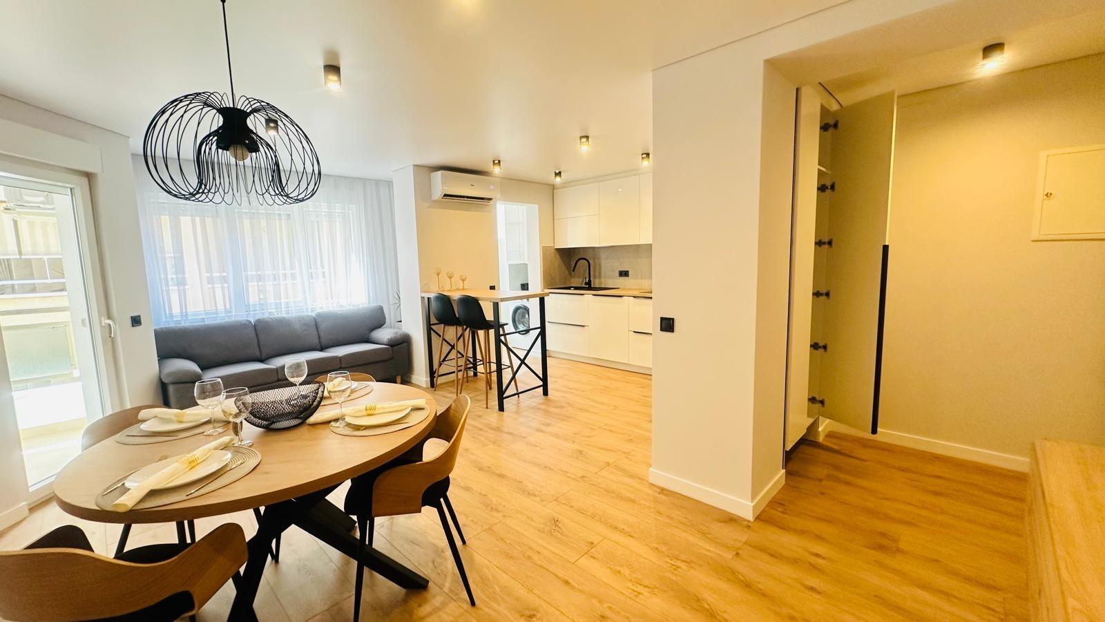 3 Bed, 1 Bath, ApartmentFor Sale, Torrevieja, Alicante