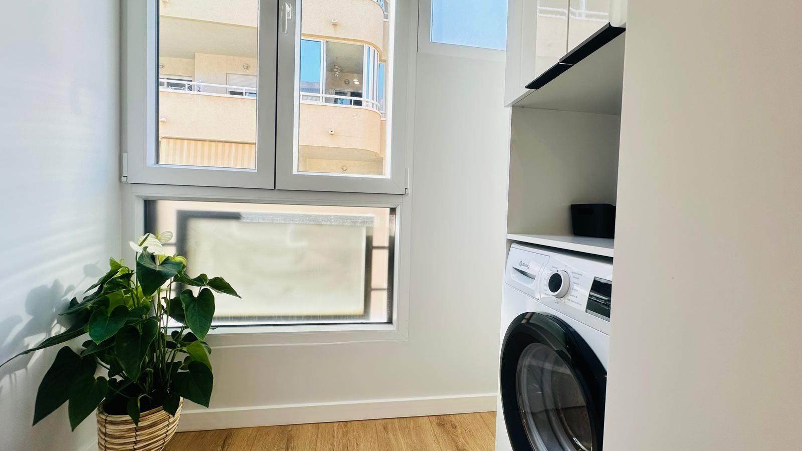 3 Bed, 1 Bath, ApartmentFor Sale, Torrevieja, Alicante