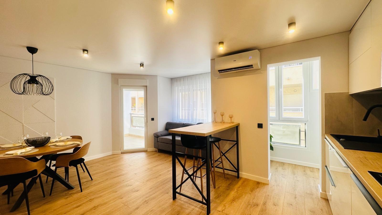 3 Bed, 1 Bath, ApartmentFor Sale, Torrevieja, Alicante