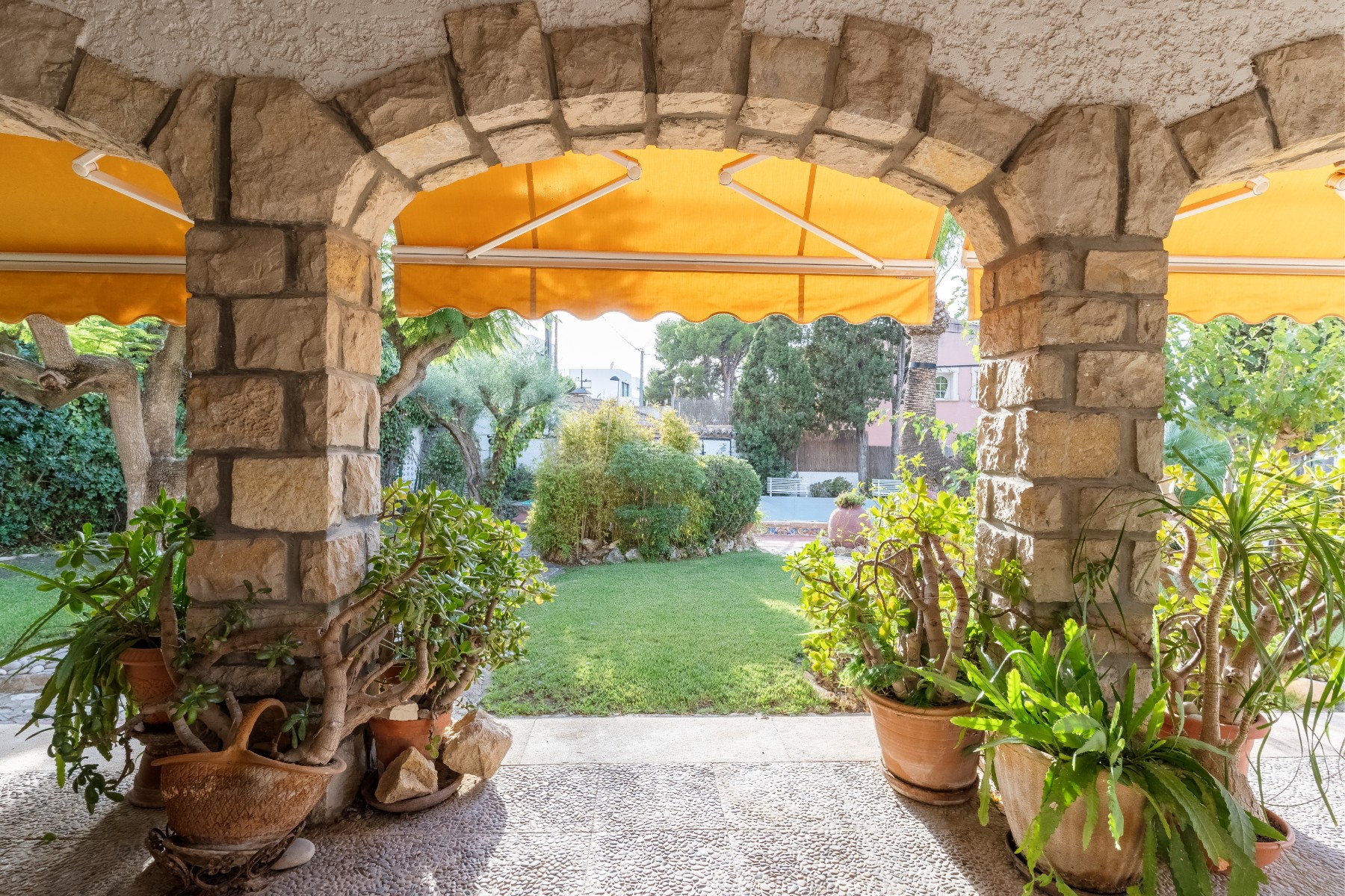 8 Bed, 4 Bath, HouseFor Sale, Alicante, Alicante