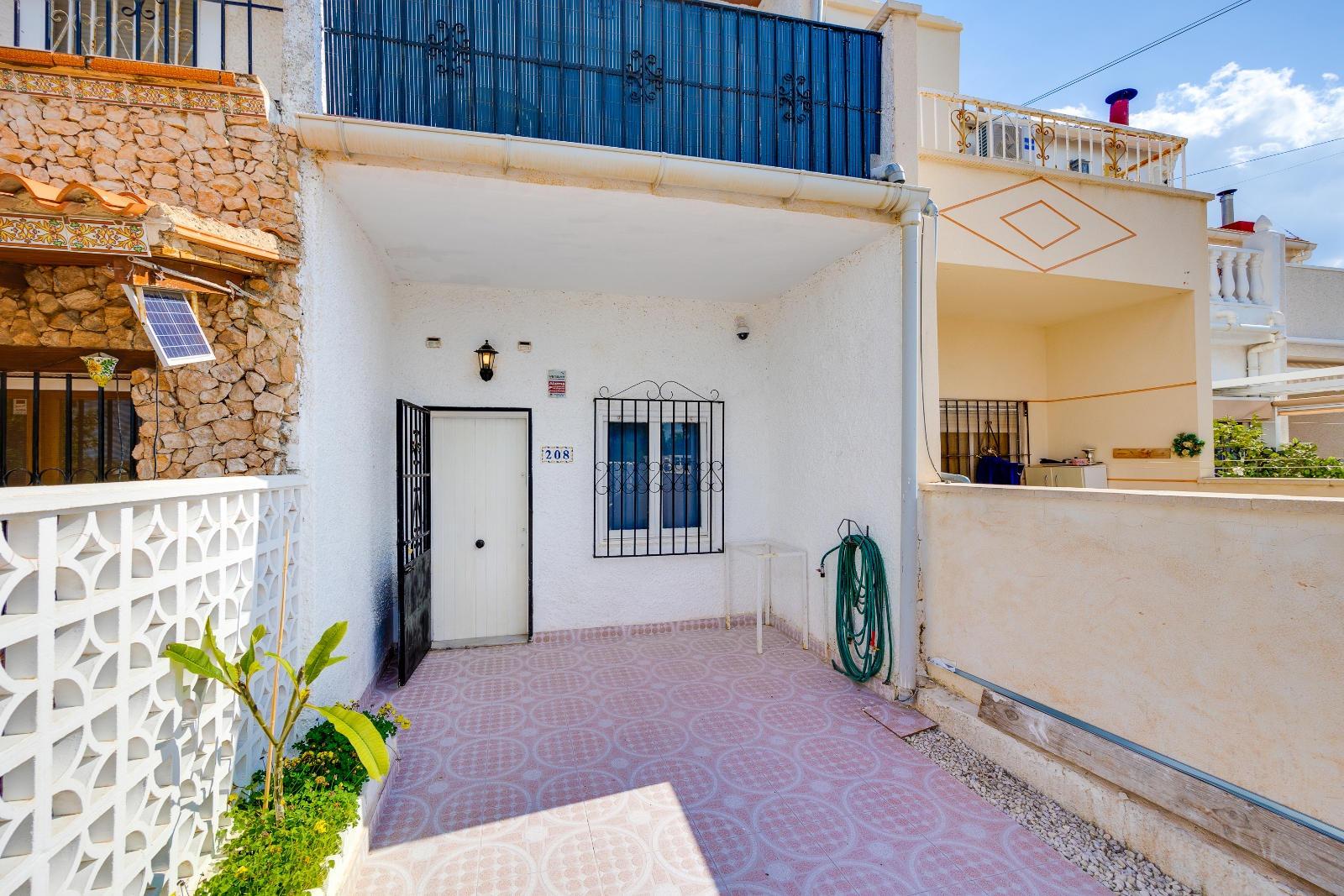 2 Bed, 2 Bath, ApartmentFor Sale, Torrevieja, Alicante 2 Bed, 2 Bath, ApartmentFor Sale, Torrevieja, Alicante