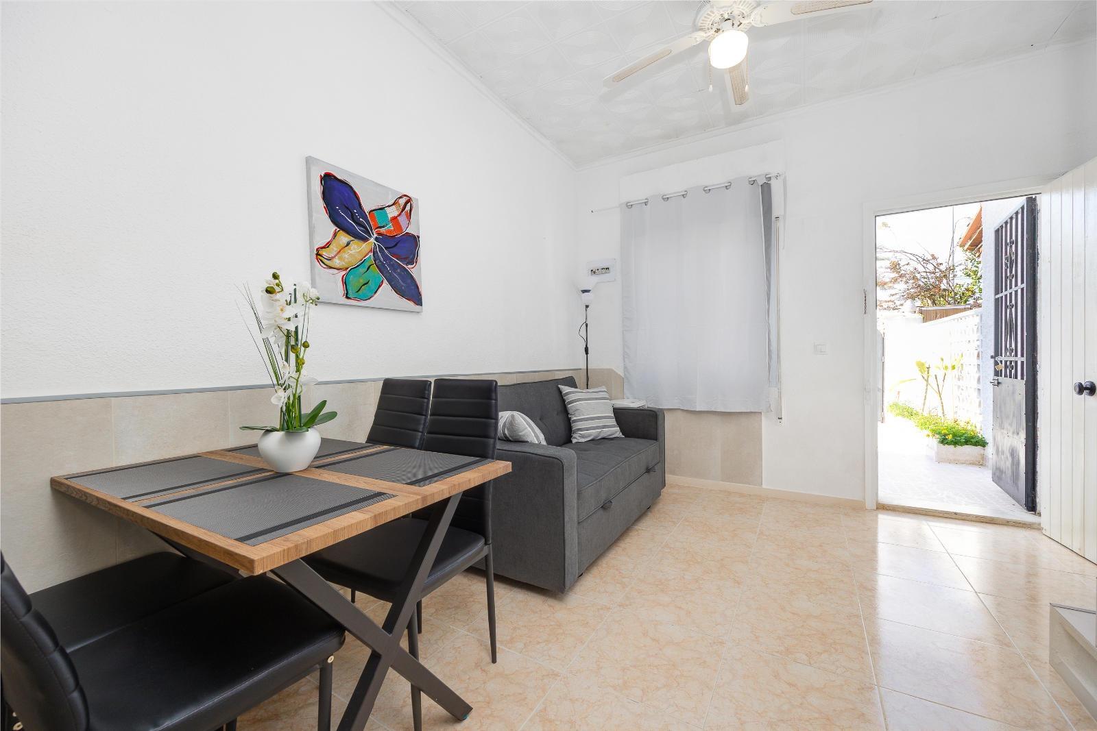 2 Bed, 2 Bath, ApartmentFor Sale, Torrevieja, Alicante 2 Bed, 2 Bath, ApartmentFor Sale, Torrevieja, Alicante