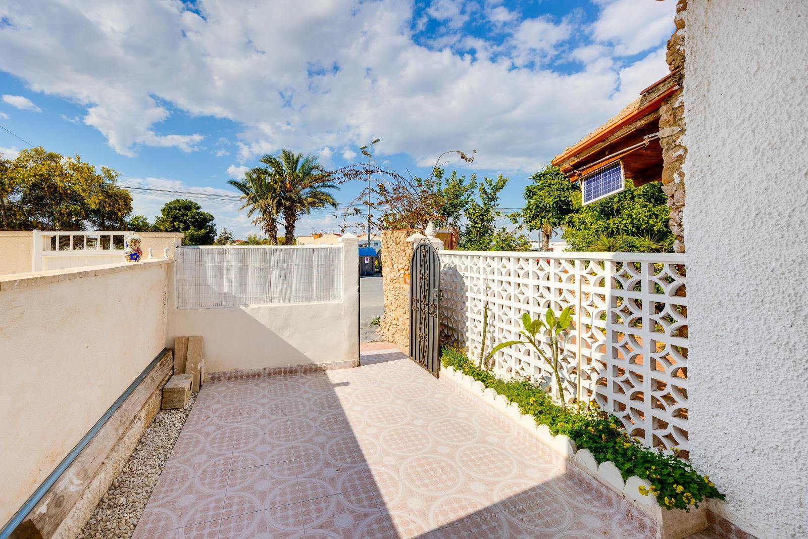2 Bed, 2 Bath, ApartmentFor Sale, Torrevieja, Alicante 2 Bed, 2 Bath, ApartmentFor Sale, Torrevieja, Alicante