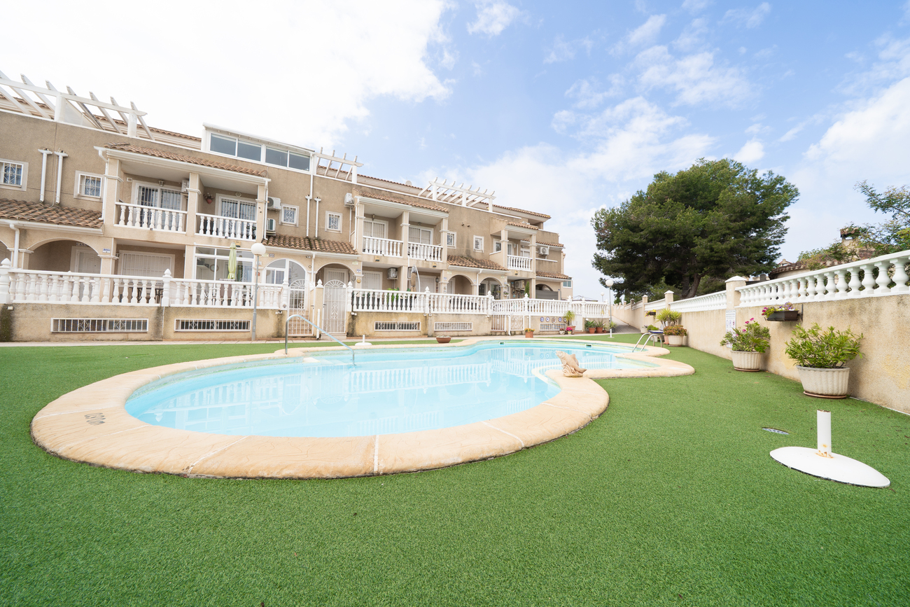 4 Bed, 2 Bath, HouseFor Sale, Orihuela Costa, Alicante