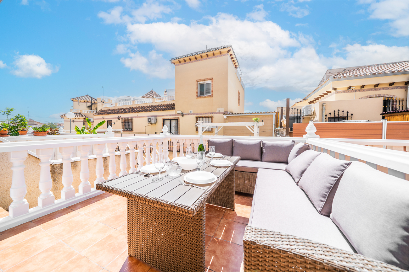 4 Bed, 2 Bath, HouseFor Sale, Orihuela Costa, Alicante