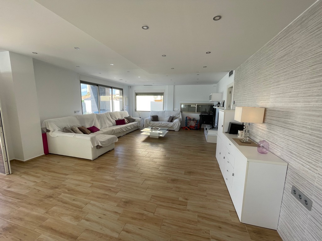 6 Bed, 2 Bath, HouseFor Sale, Mar De Cristal, Murcia