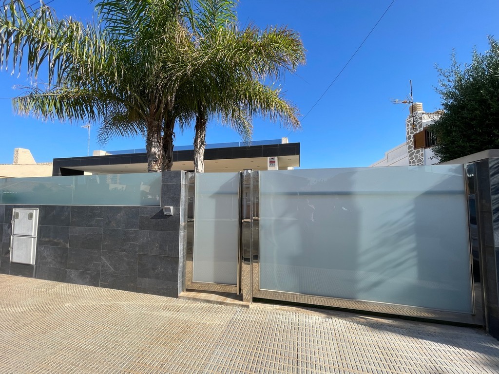 6 Bed, 2 Bath, HouseFor Sale, Mar De Cristal, Murcia