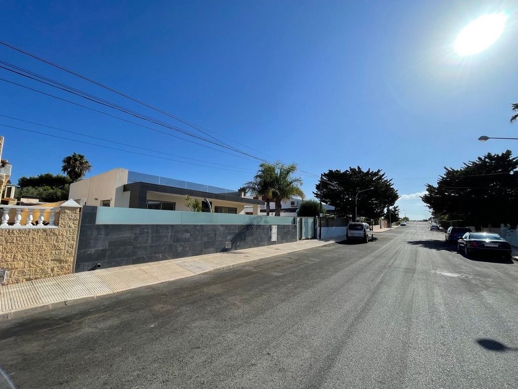 6 Bed, 2 Bath, HouseFor Sale, Mar De Cristal, Murcia