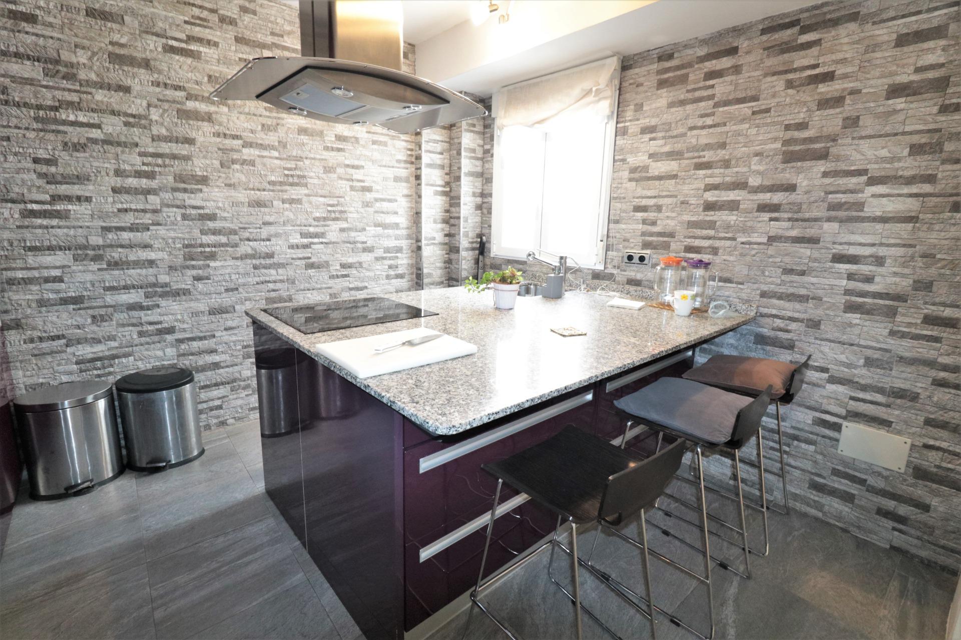 3 Bed, 1 Bath, ApartmentFor Sale, Torrevieja, Alicante