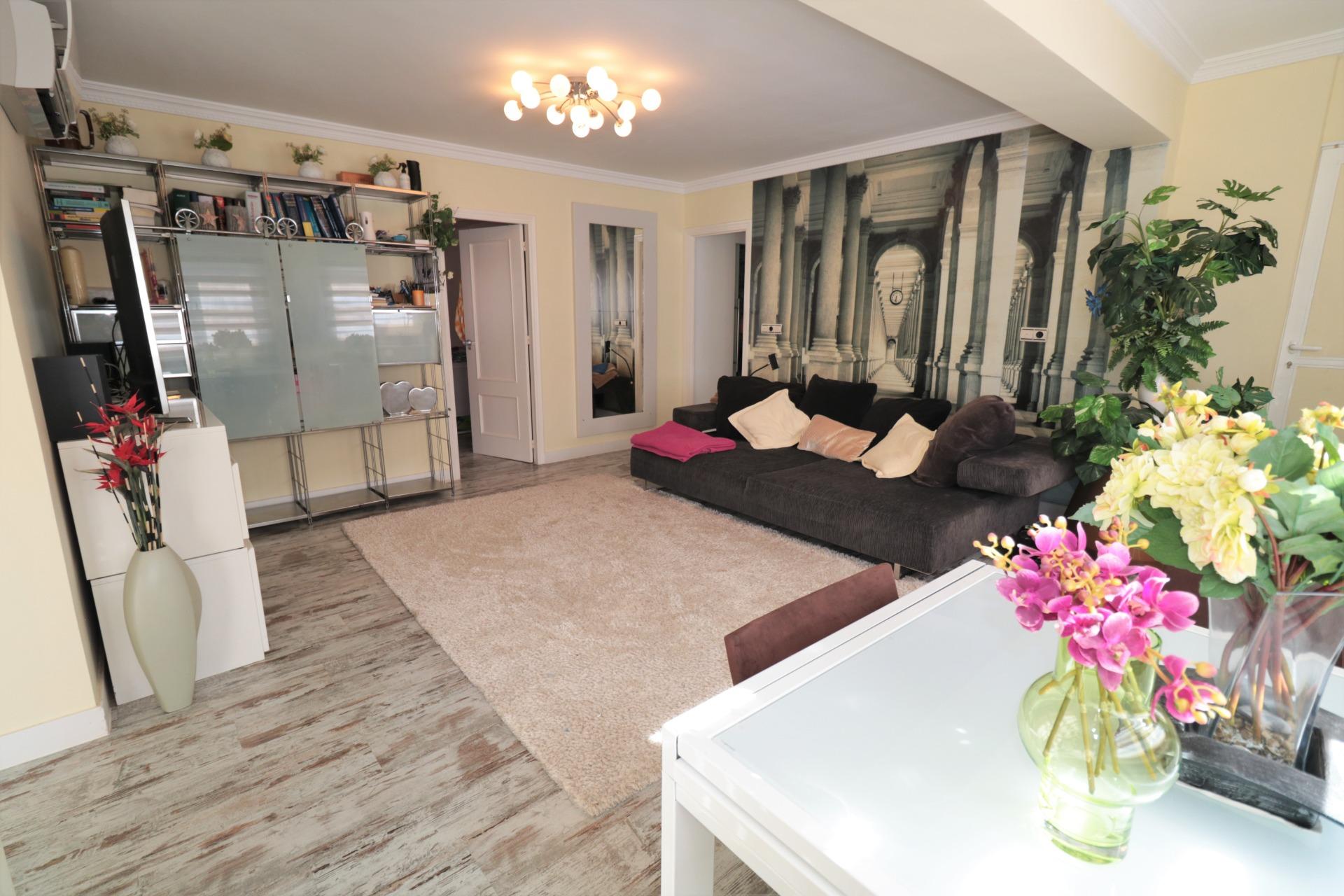 3 Bed, 1 Bath, ApartmentFor Sale, Torrevieja, Alicante