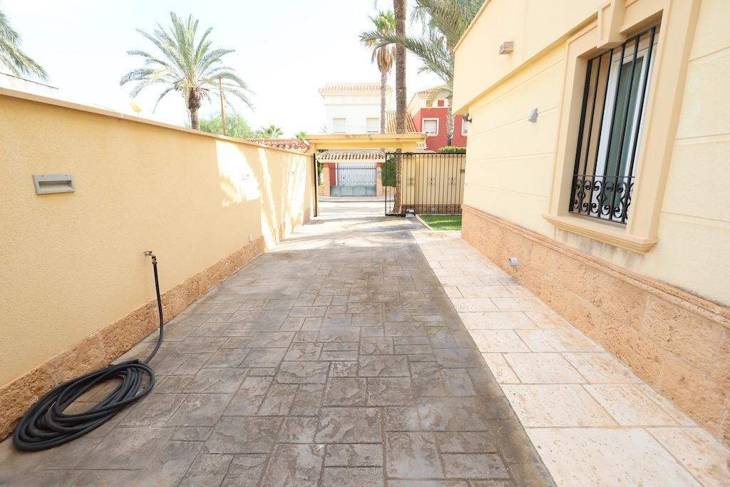 4 Bed, 3 Bath, HouseFor Sale, Cabo Roig, Alicante