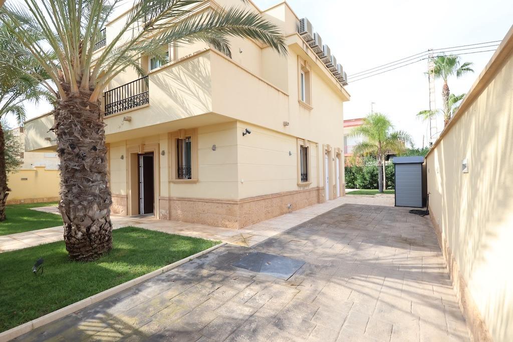 4 Bed, 3 Bath, HouseFor Sale, Cabo Roig, Alicante