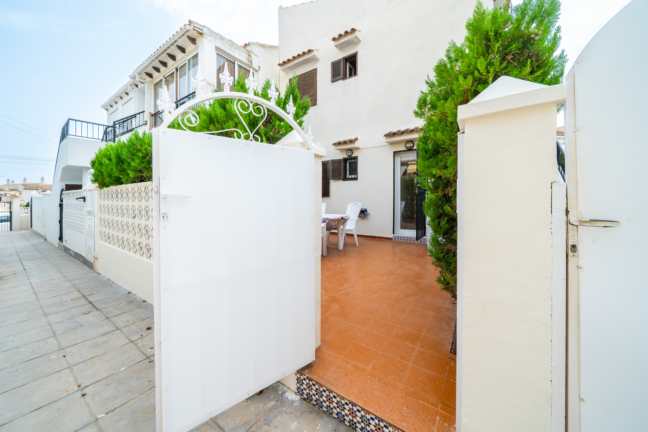2 Bed, 1 Bath, HouseFor Sale, Torrevieja, Alicante