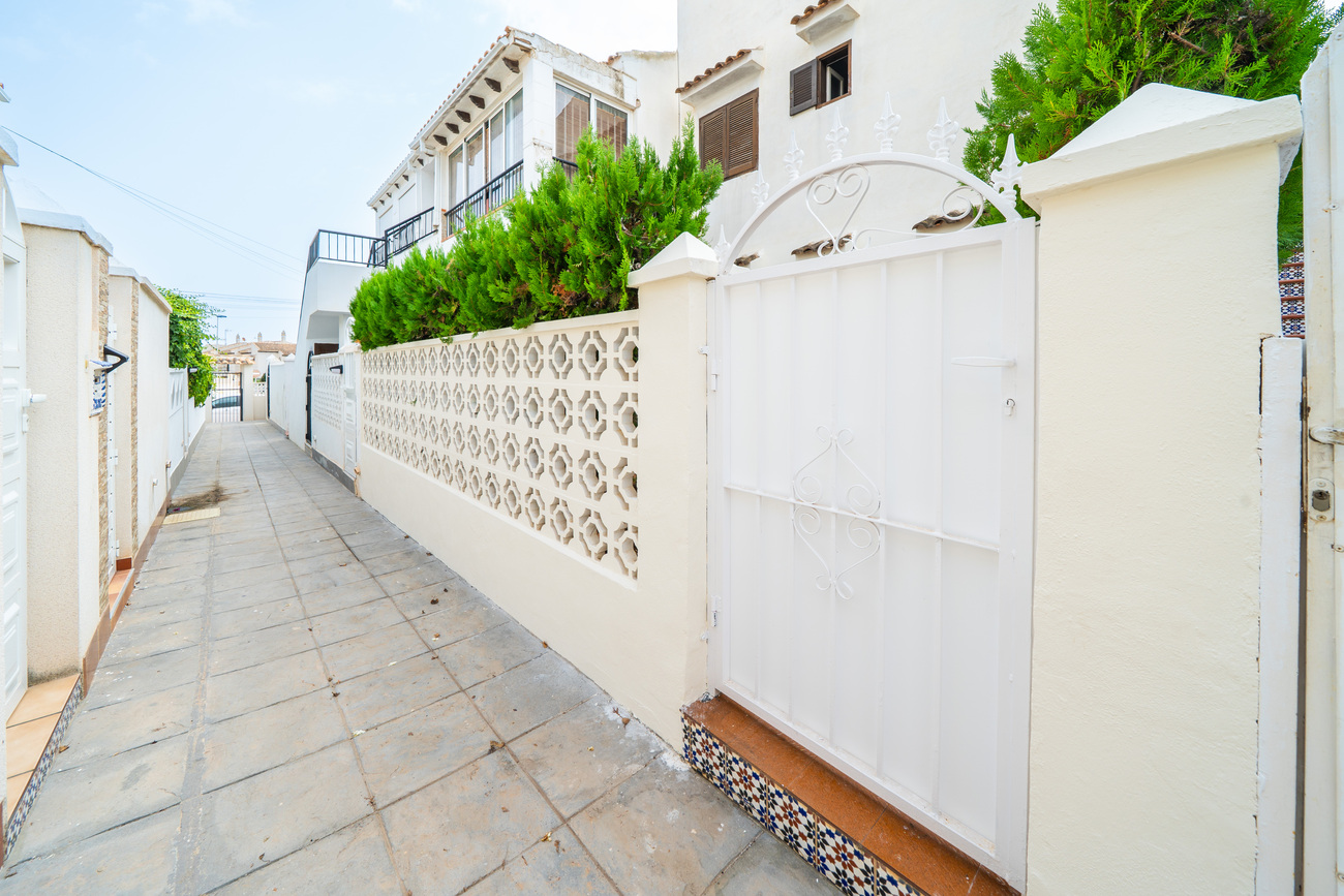 2 Bed, 1 Bath, HouseFor Sale, Torrevieja, Alicante