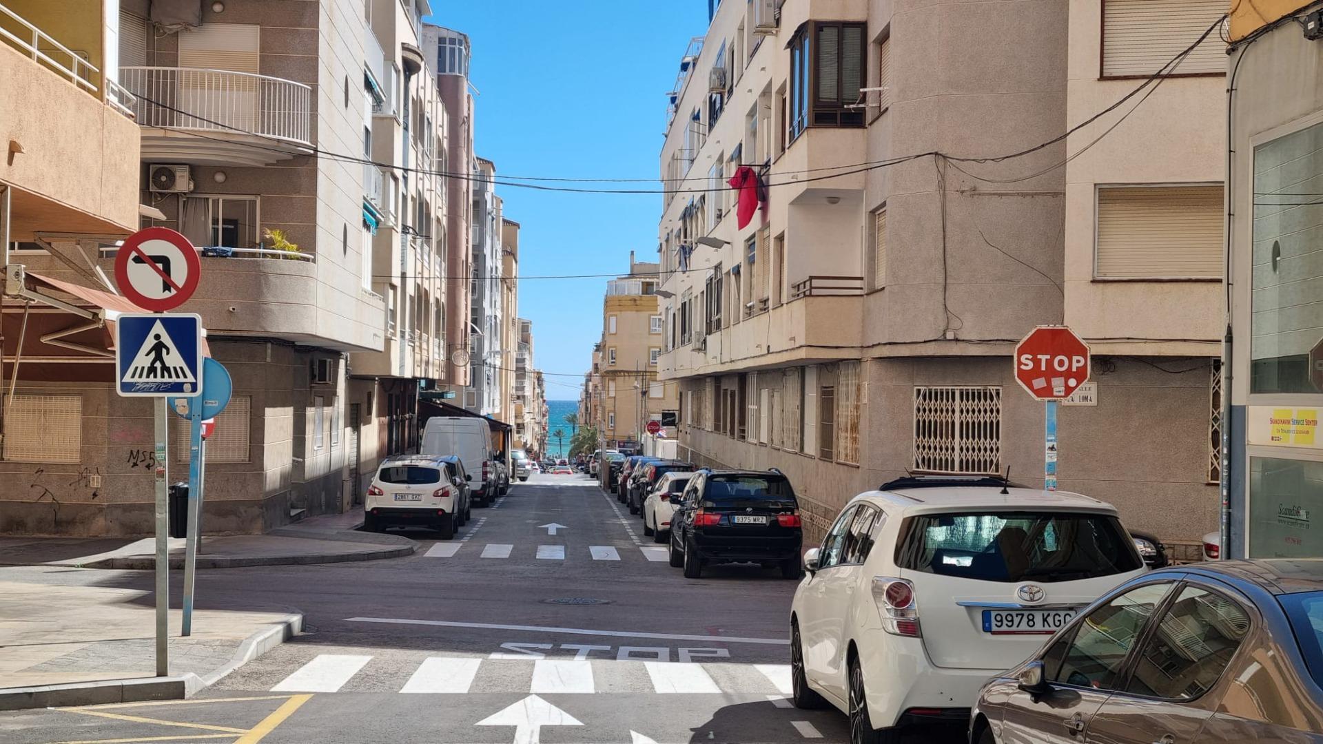 3 Bed, 2 Bath, ApartmentFor Sale, Torrevieja, Alicante