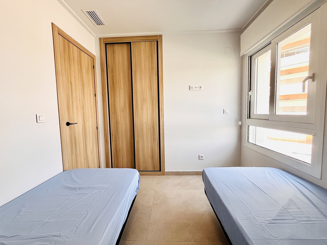 3 Bed, 2 Bath, ApartmentFor Sale, El Raso, Alicante