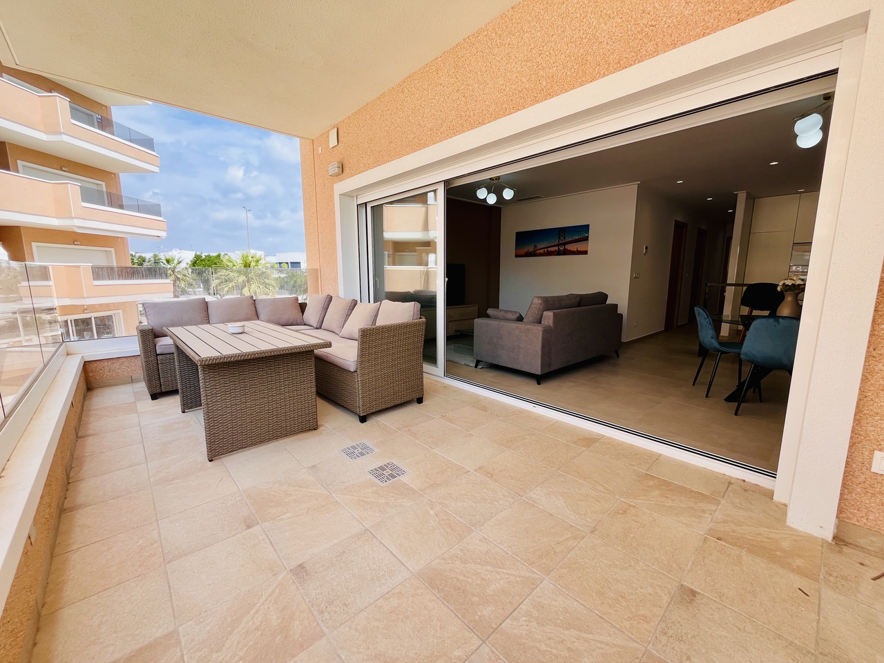 3 Bed, 2 Bath, ApartmentFor Sale, El Raso, Alicante