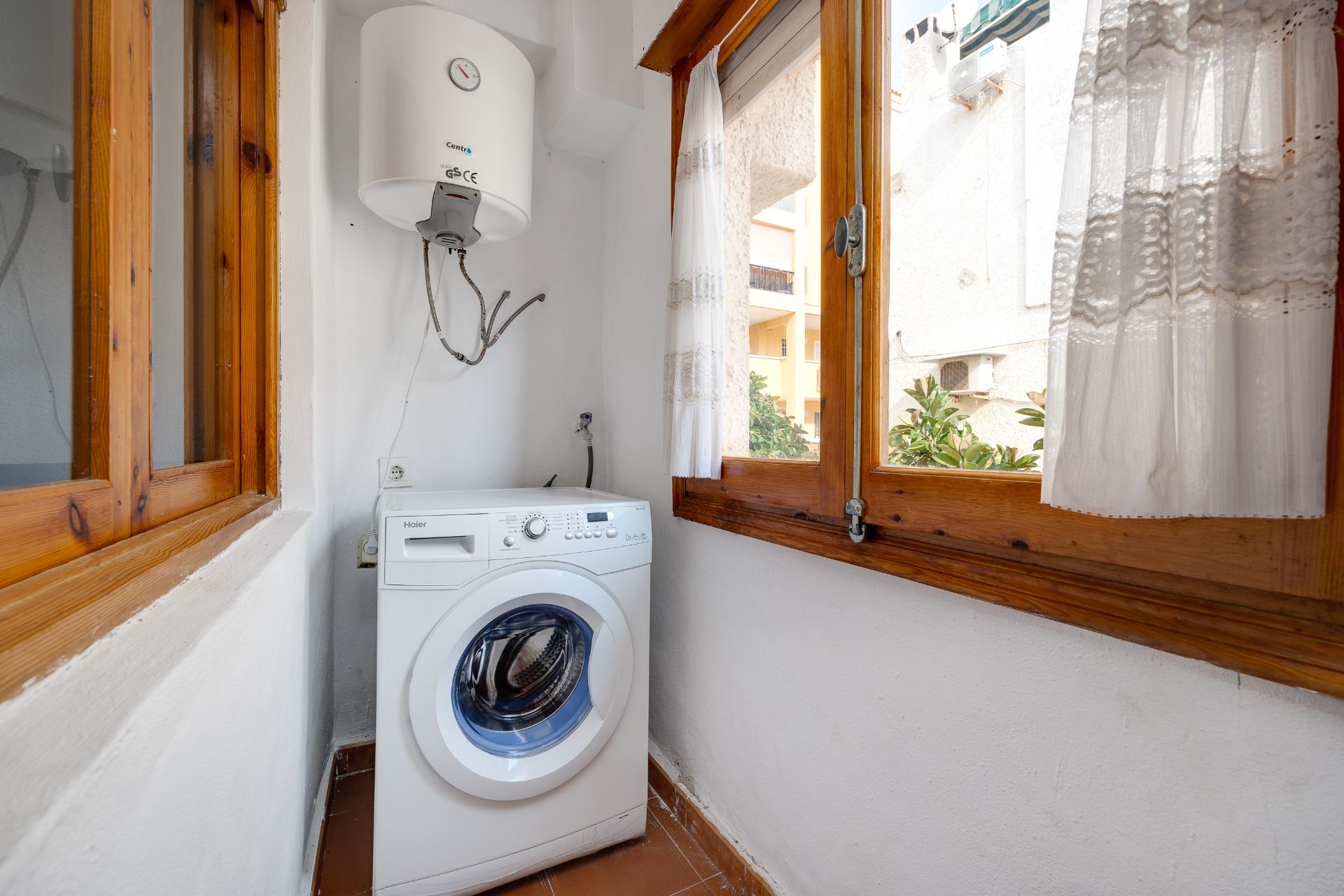 2 Bed, 1 Bath, ApartmentFor Sale, Torrevieja, Alicante