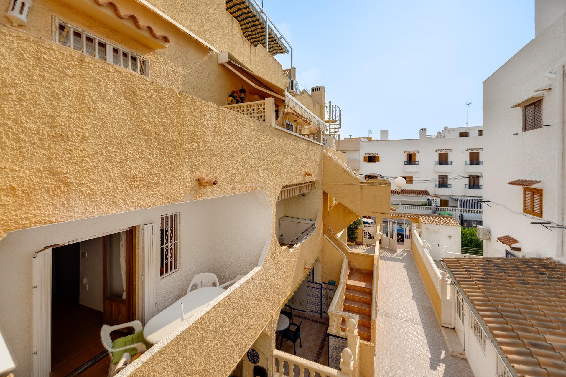 2 Bed, 1 Bath, ApartmentFor Sale, Torrevieja, Alicante