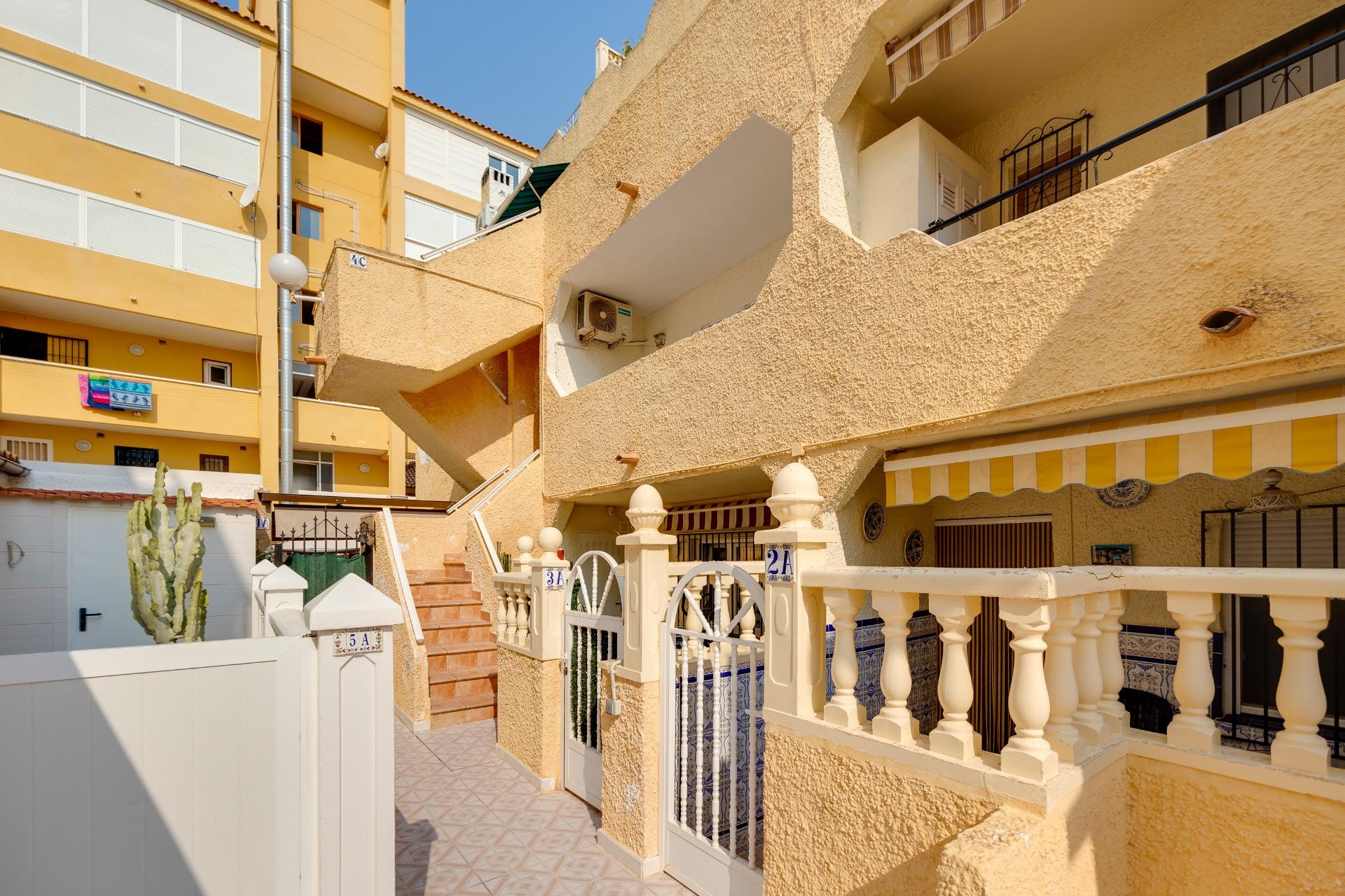 2 Bed, 1 Bath, ApartmentFor Sale, Torrevieja, Alicante
