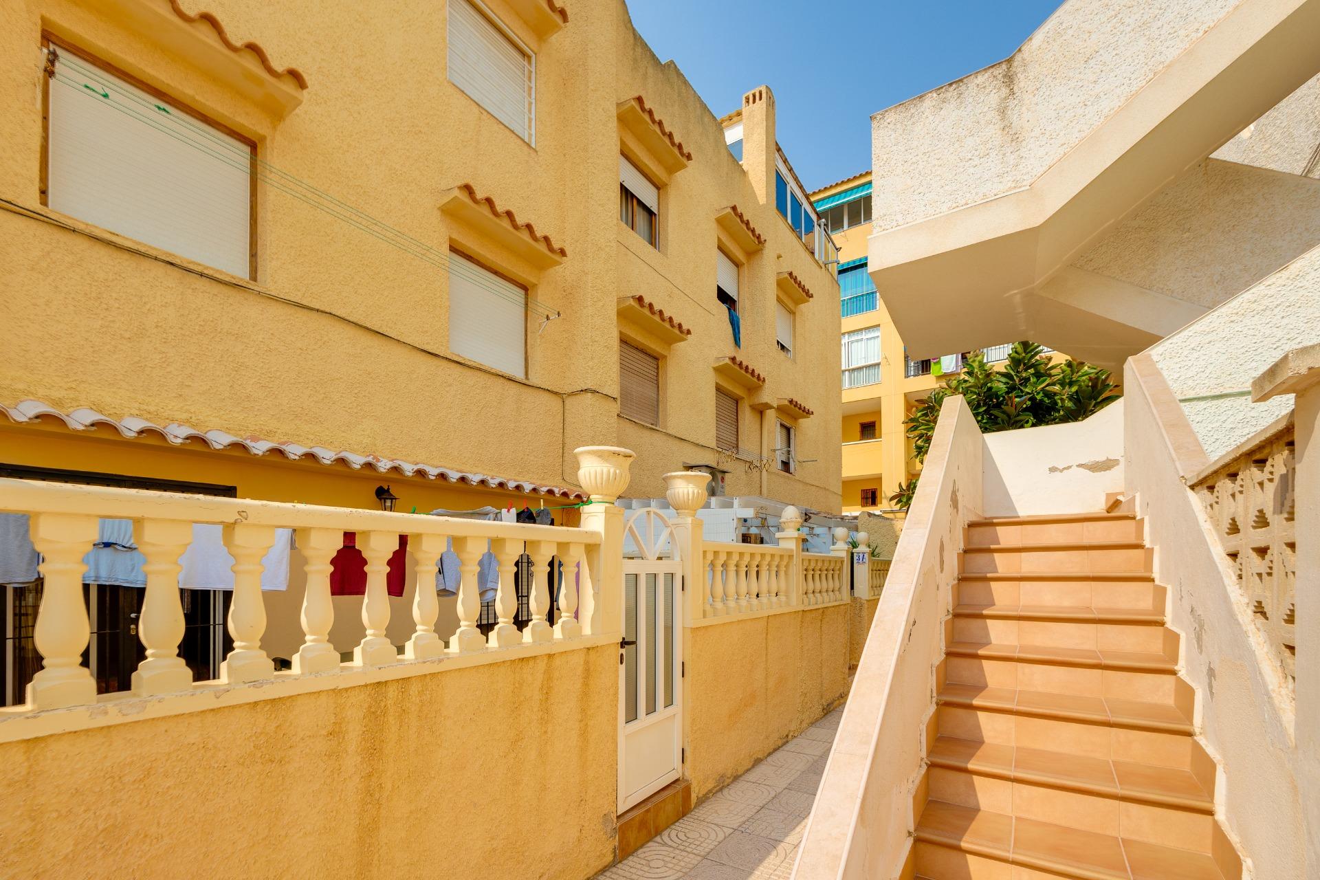2 Bed, 1 Bath, ApartmentFor Sale, Torrevieja, Alicante