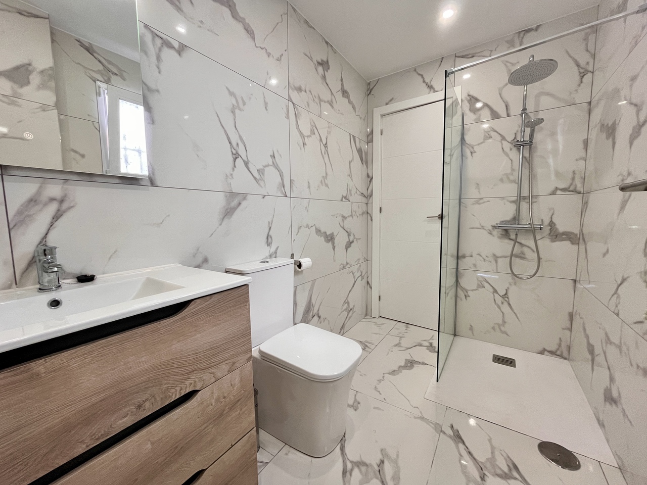 1 Bed, 1 Bath, ApartmentFor Sale, Villamartin, Alicante