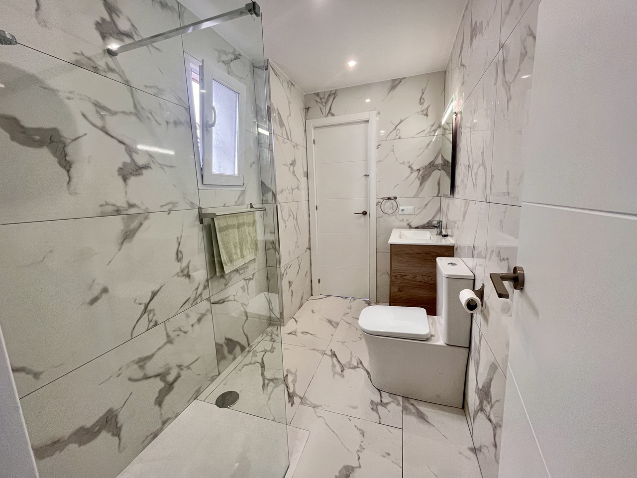 1 Bed, 1 Bath, ApartmentFor Sale, Villamartin, Alicante