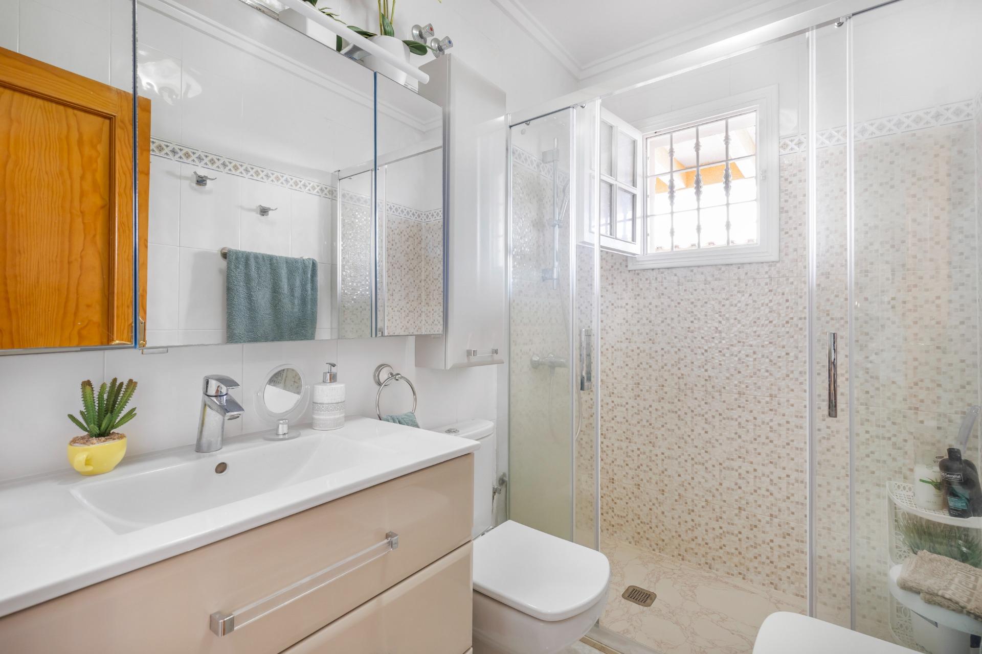 4 Bed, 2 Bath, HouseFor Sale, Torrevieja, Alicante