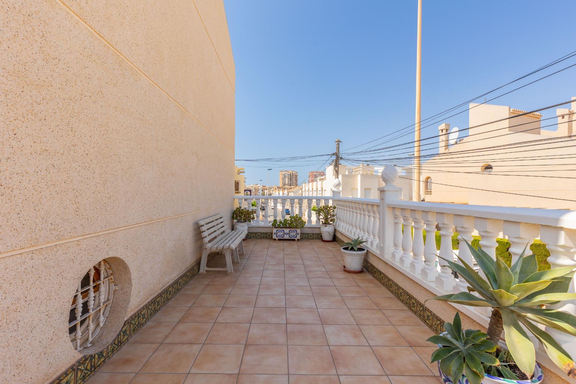 4 Bed, 2 Bath, HouseFor Sale, Torrevieja, Alicante
