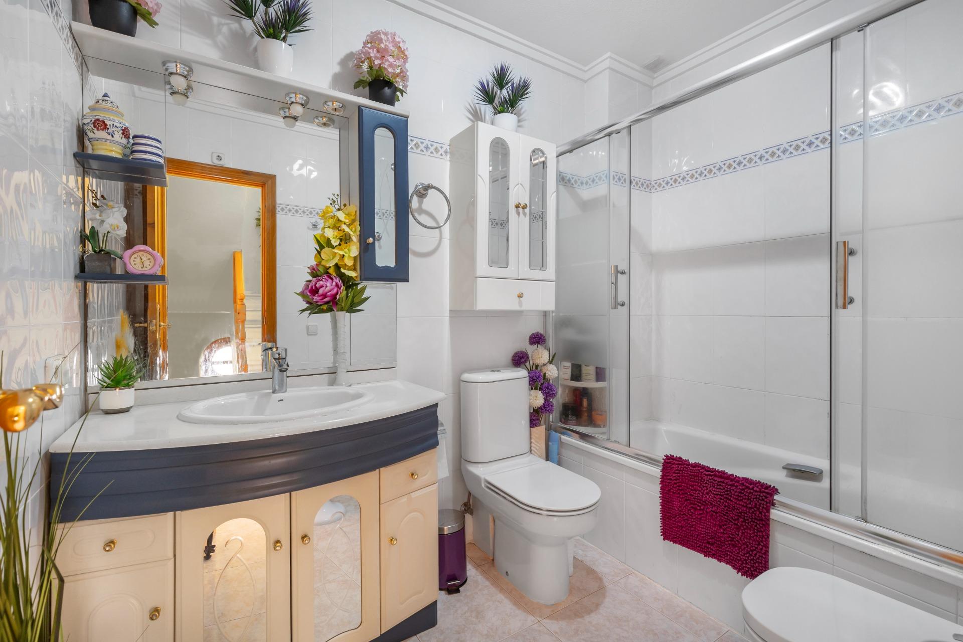 4 Bed, 2 Bath, HouseFor Sale, Torrevieja, Alicante