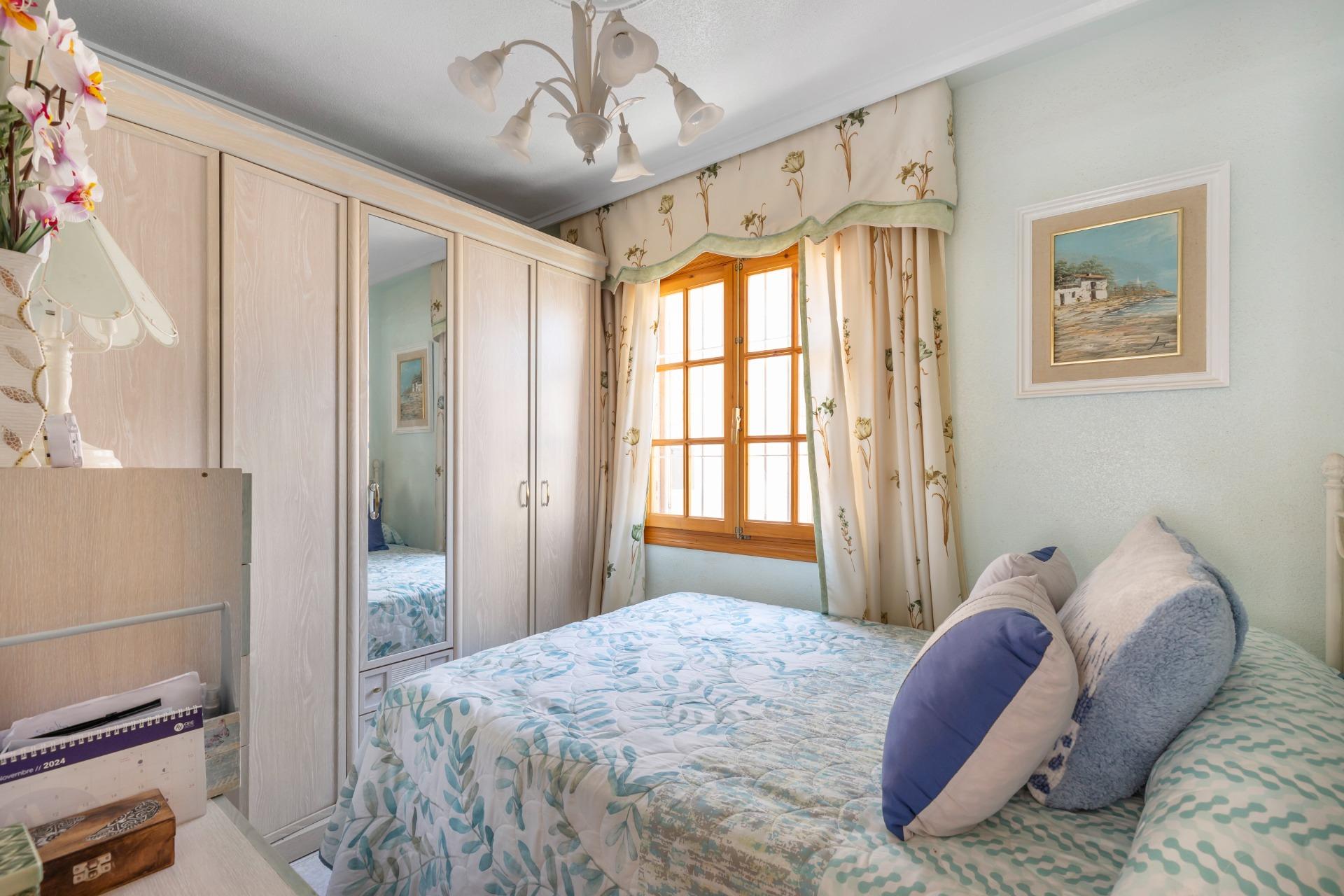 4 Bed, 2 Bath, HouseFor Sale, Torrevieja, Alicante