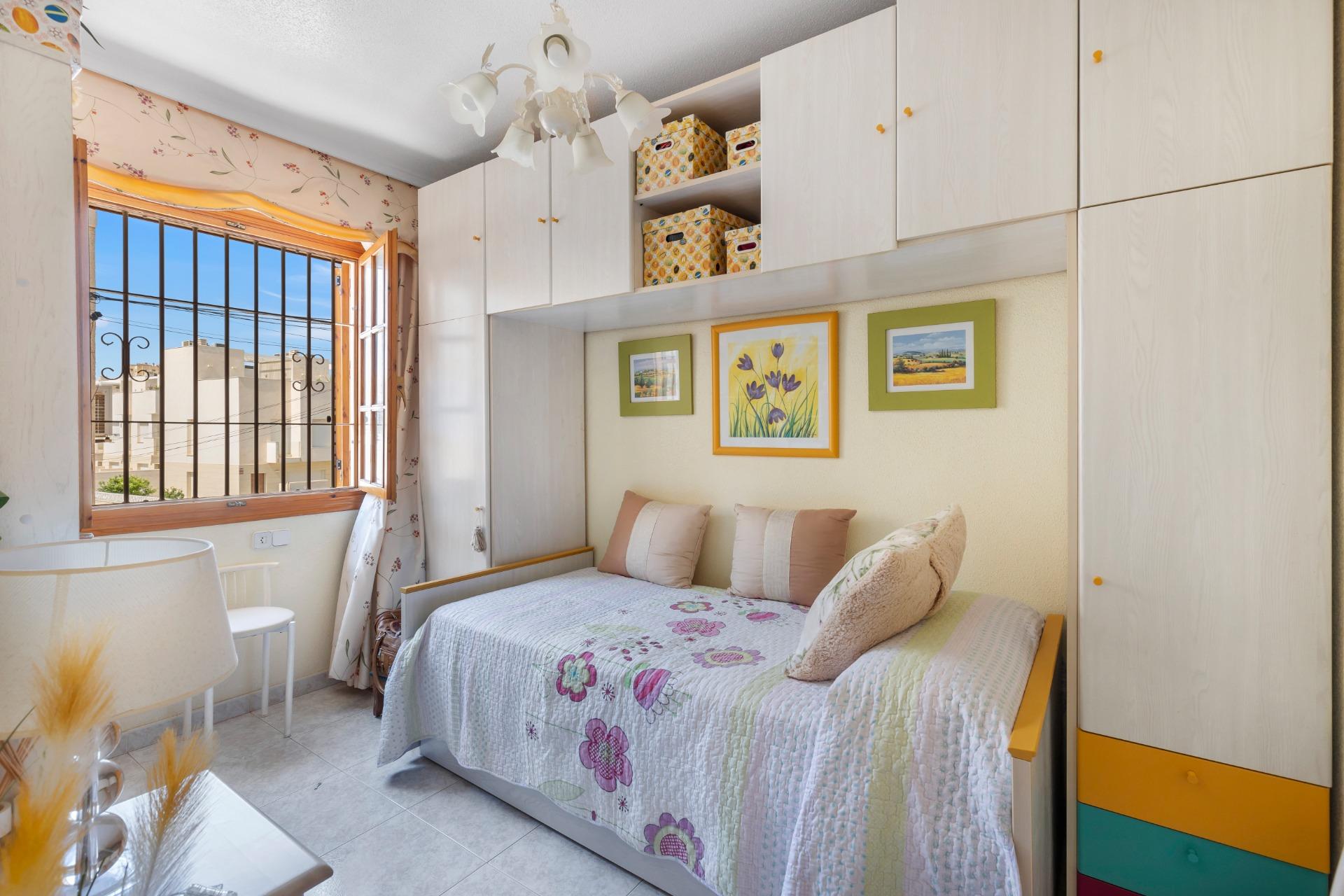 4 Bed, 2 Bath, HouseFor Sale, Torrevieja, Alicante