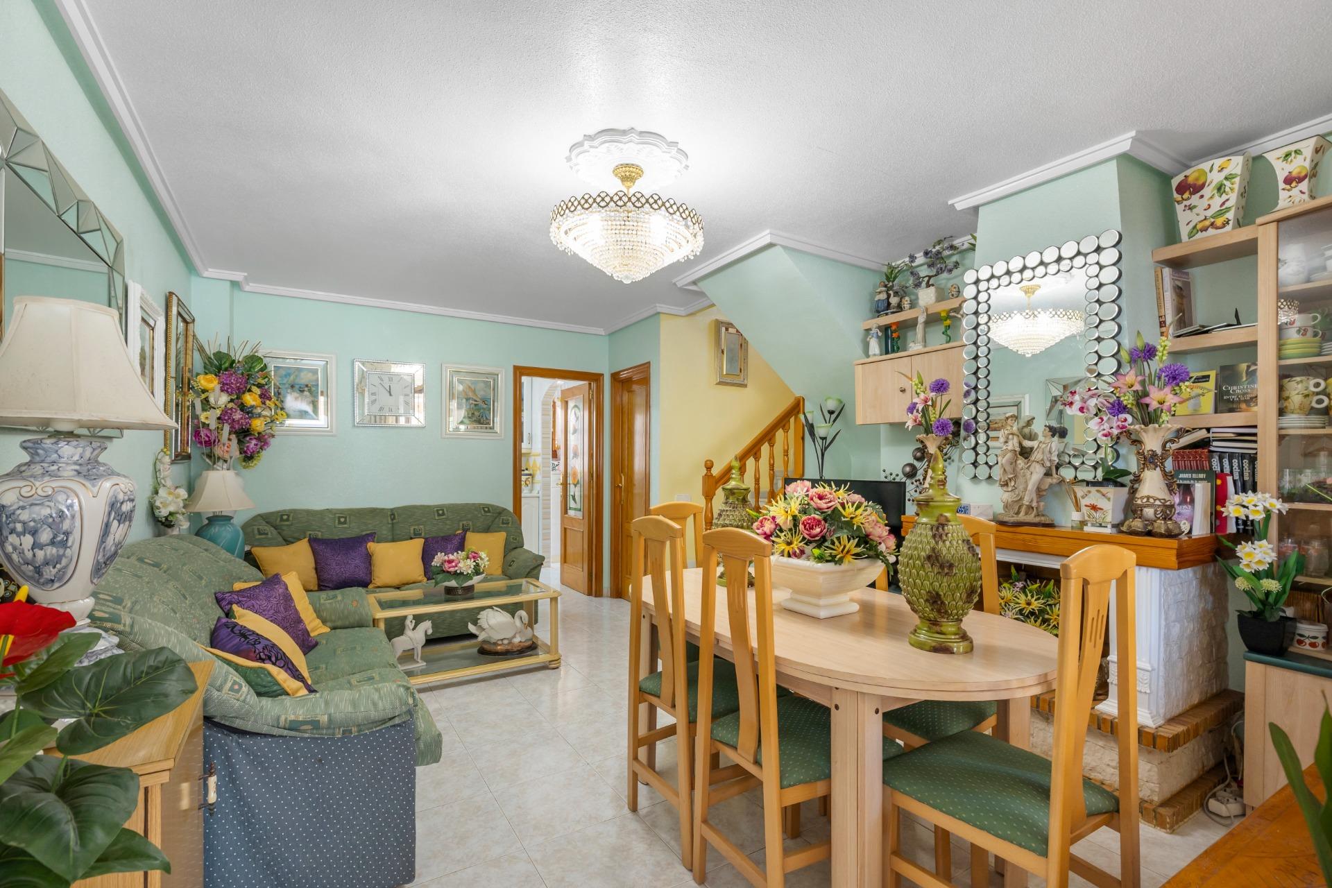 4 Bed, 2 Bath, HouseFor Sale, Torrevieja, Alicante