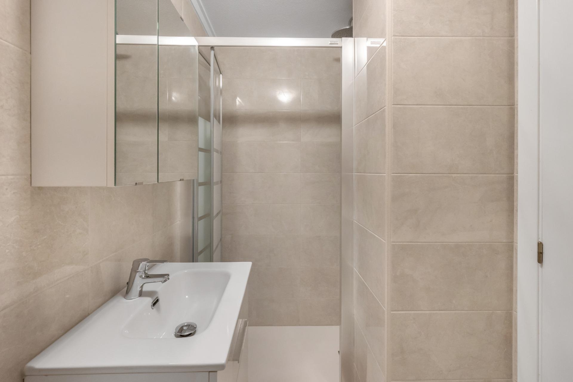 2 Bed, 1 Bath, ApartmentFor Sale, Torrevieja, Alicante