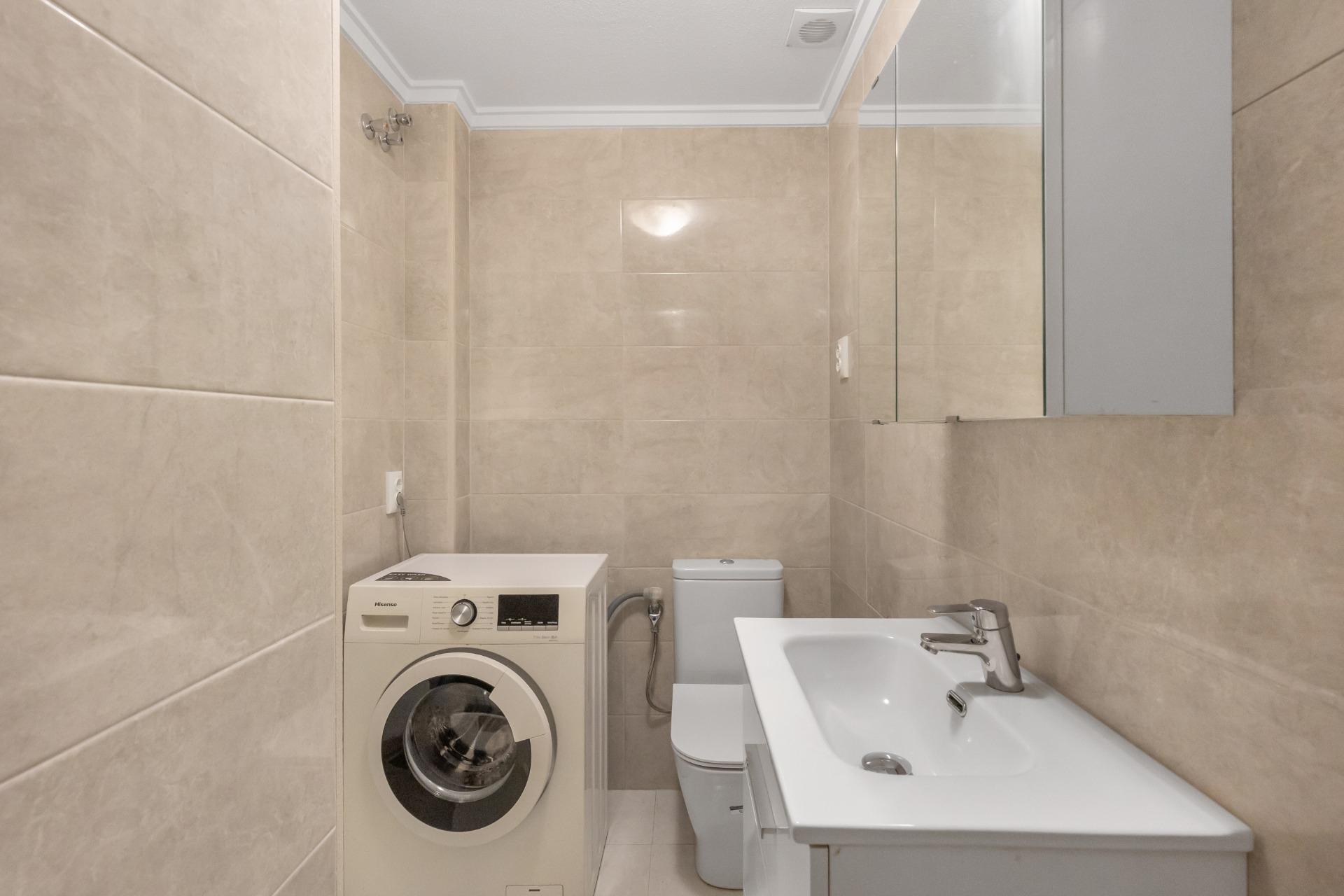 2 Bed, 1 Bath, ApartmentFor Sale, Torrevieja, Alicante