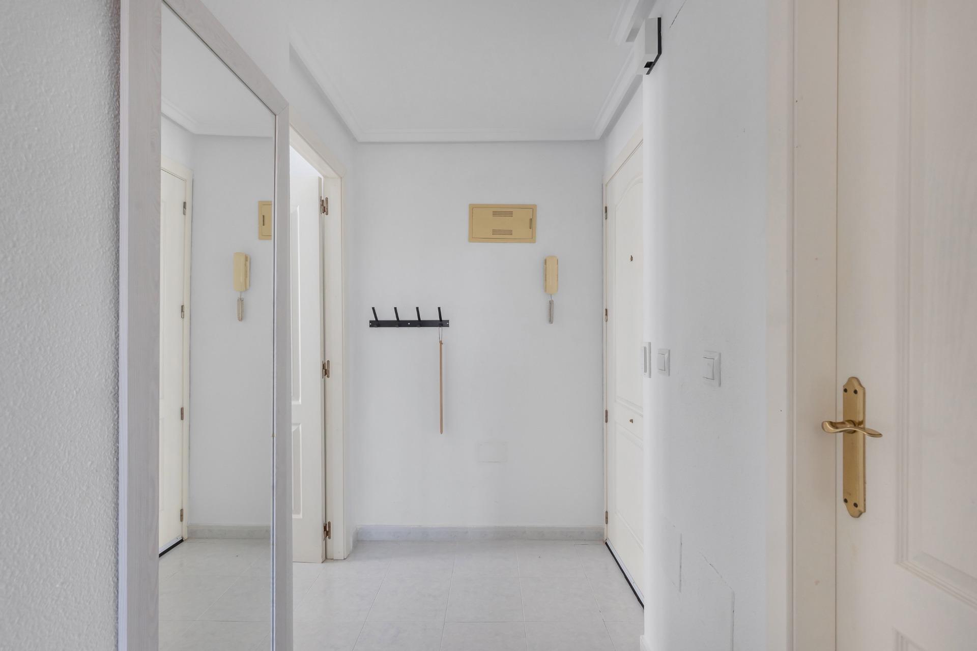 2 Bed, 1 Bath, ApartmentFor Sale, Torrevieja, Alicante