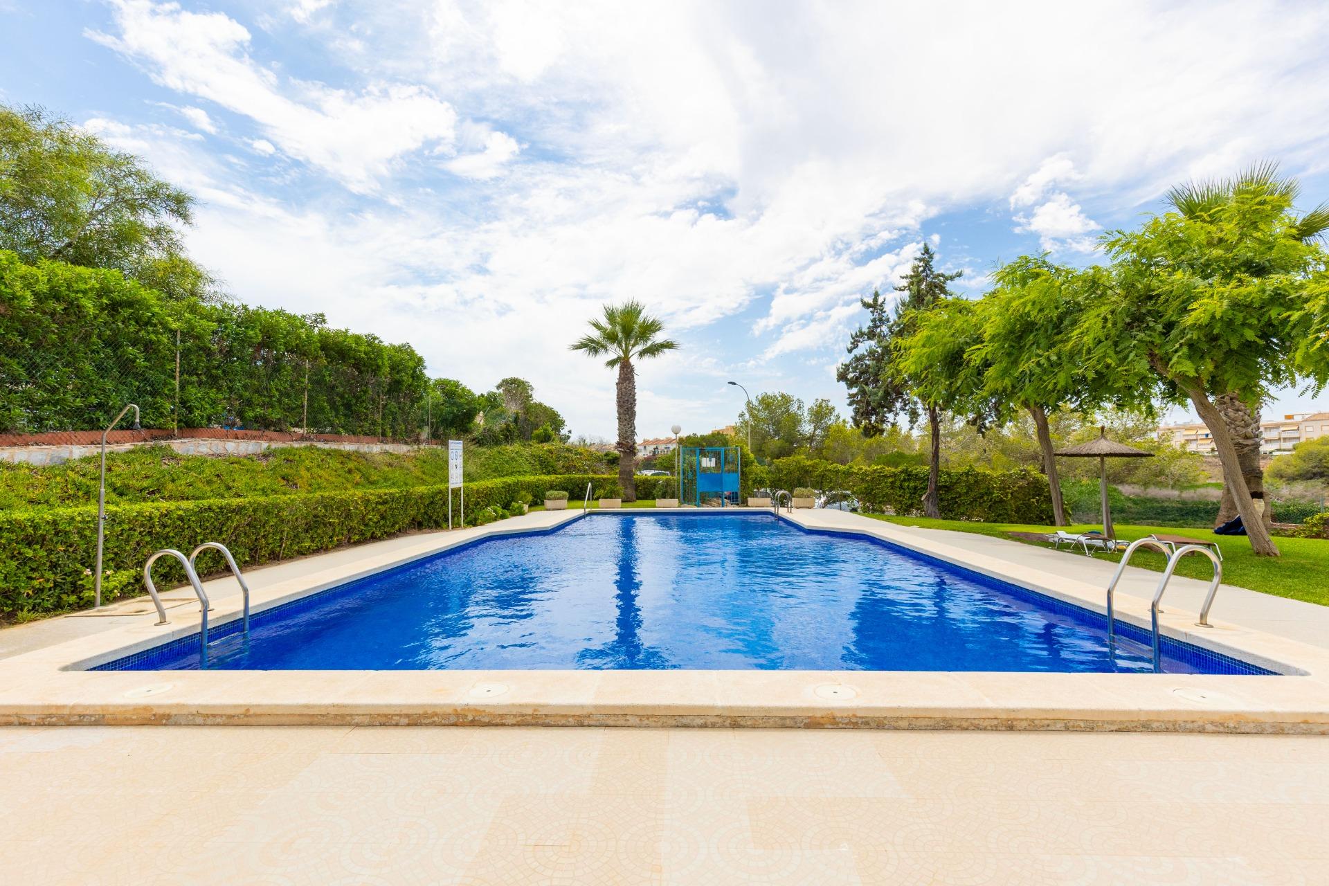 2 Bed, 1 Bath, ApartmentFor Sale, Torrevieja, Alicante