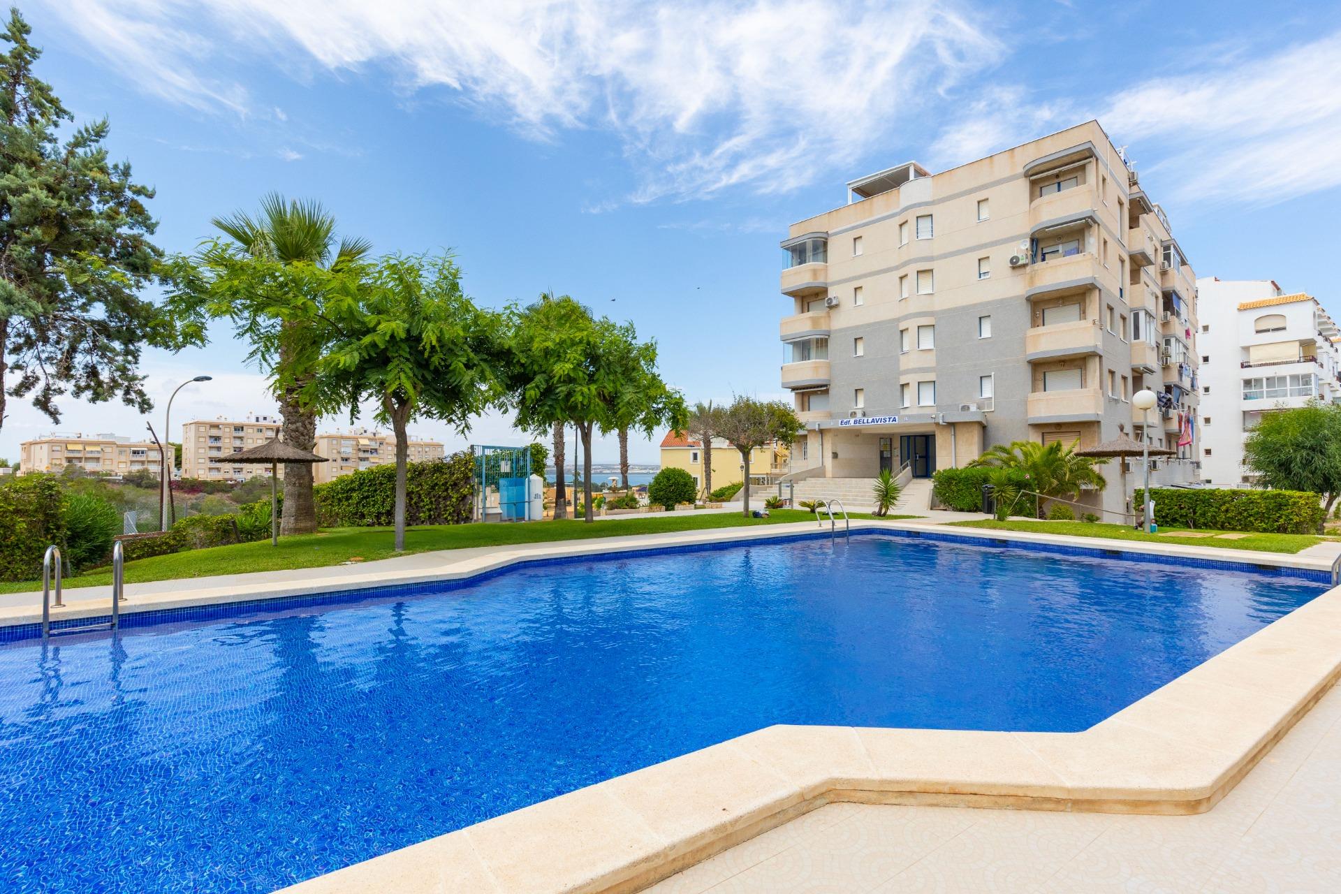 2 Bed, 1 Bath, ApartmentFor Sale, Torrevieja, Alicante