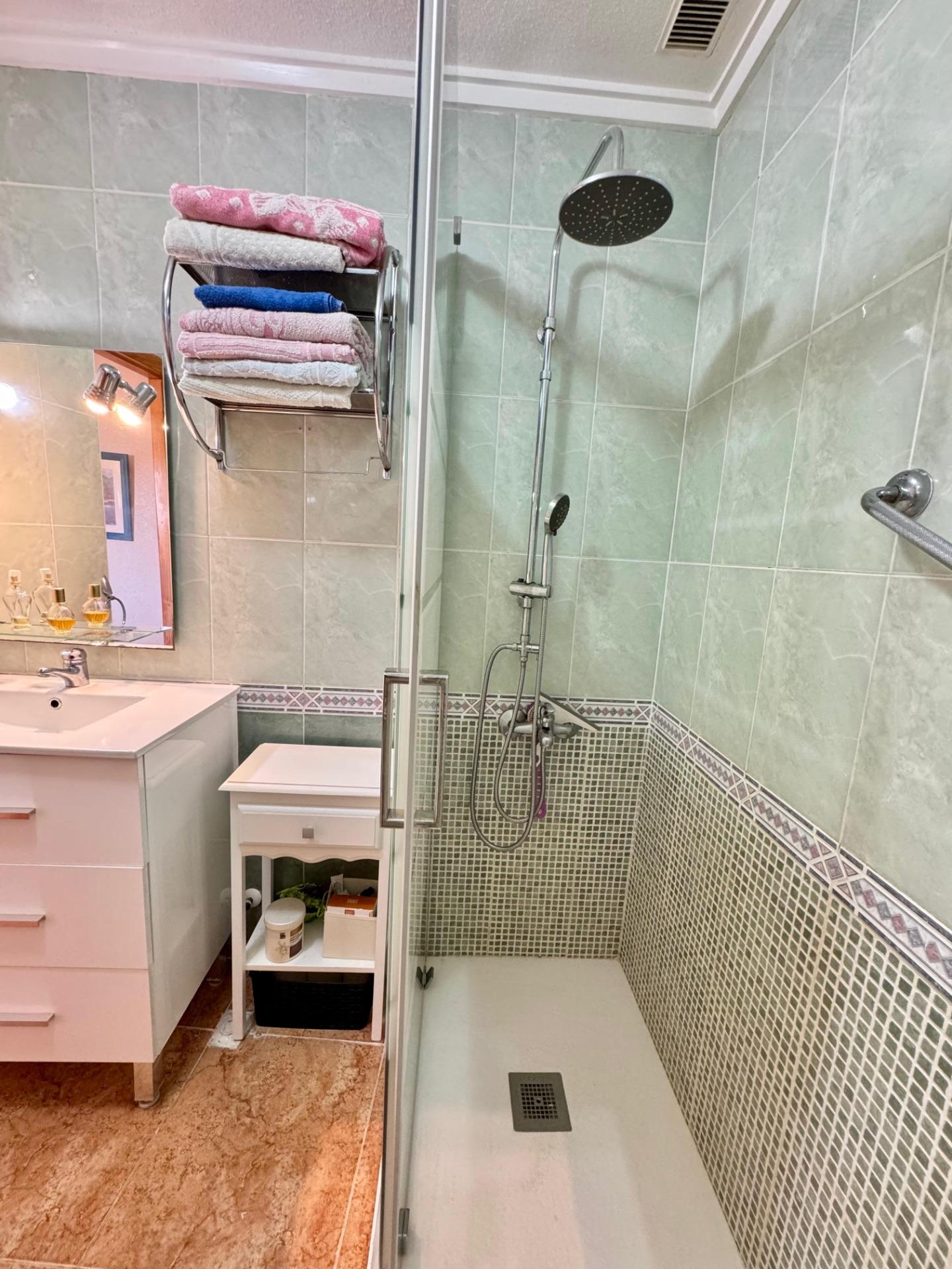 2 Bed, 1 Bath, ApartmentFor Sale, Torrevieja, Alicante