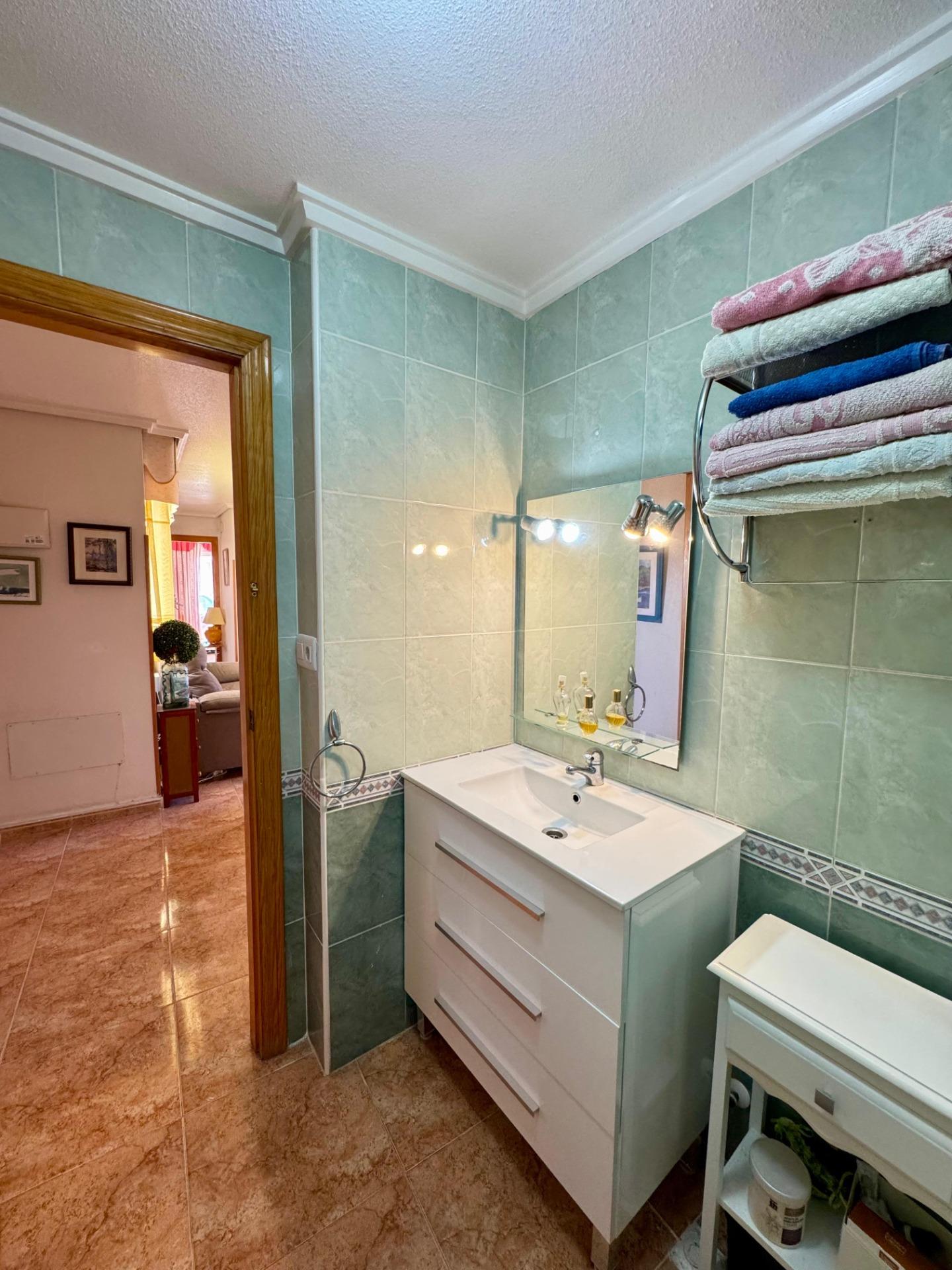 2 Bed, 1 Bath, ApartmentFor Sale, Torrevieja, Alicante