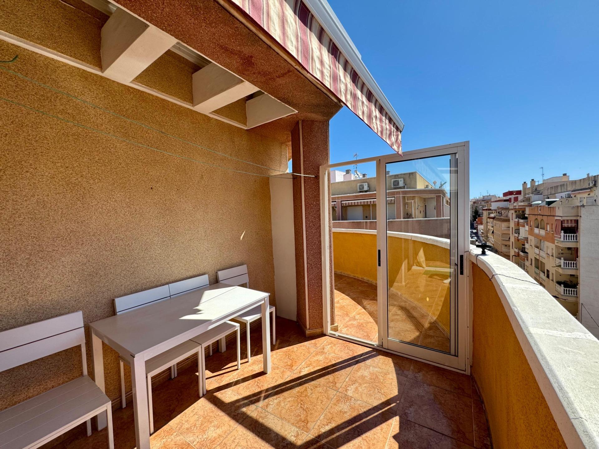 2 Bed, 1 Bath, ApartmentFor Sale, Torrevieja, Alicante